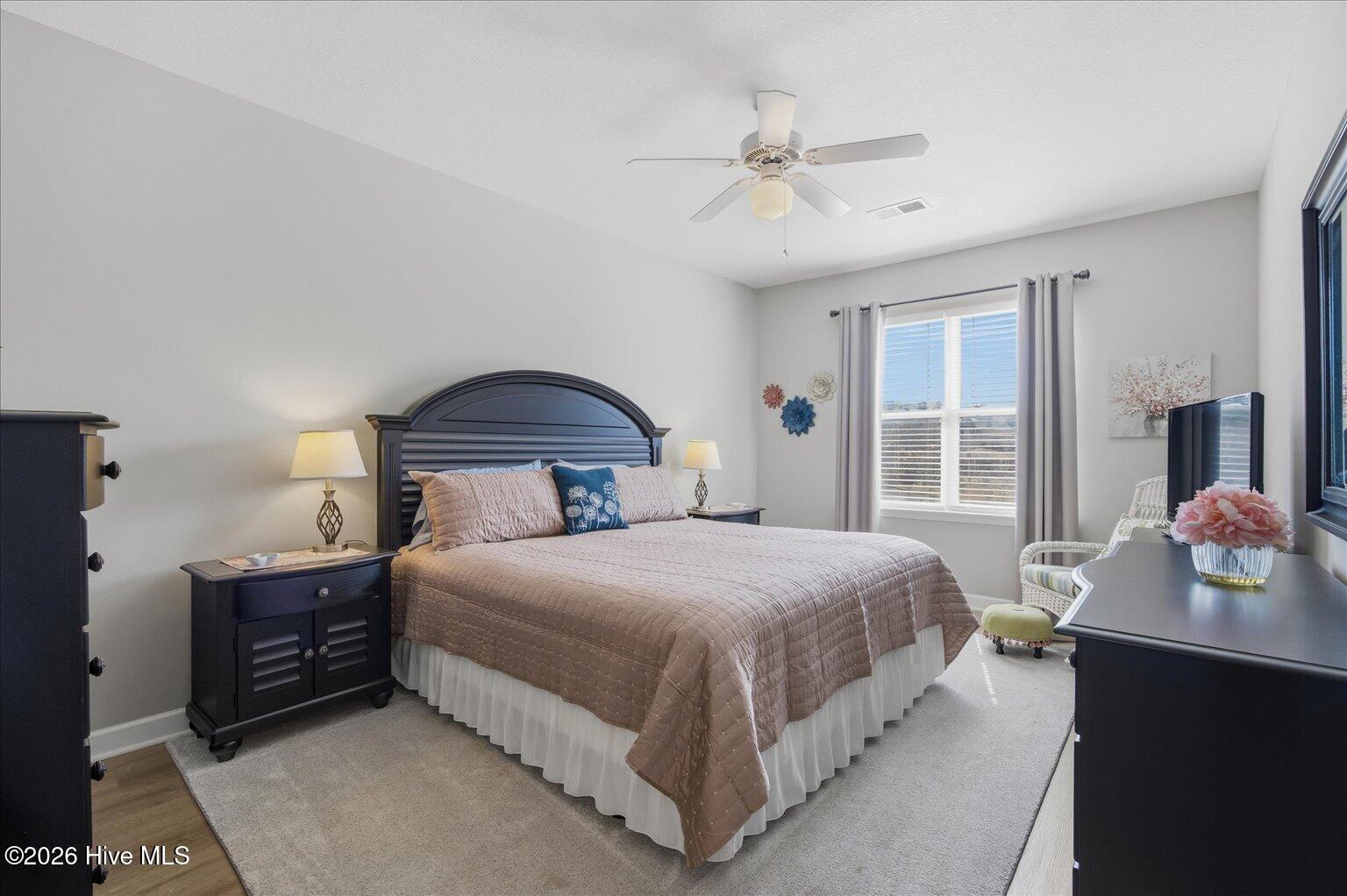 100558863 | Photo 15