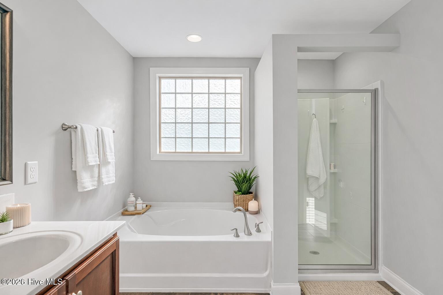 100566446 | Photo 49