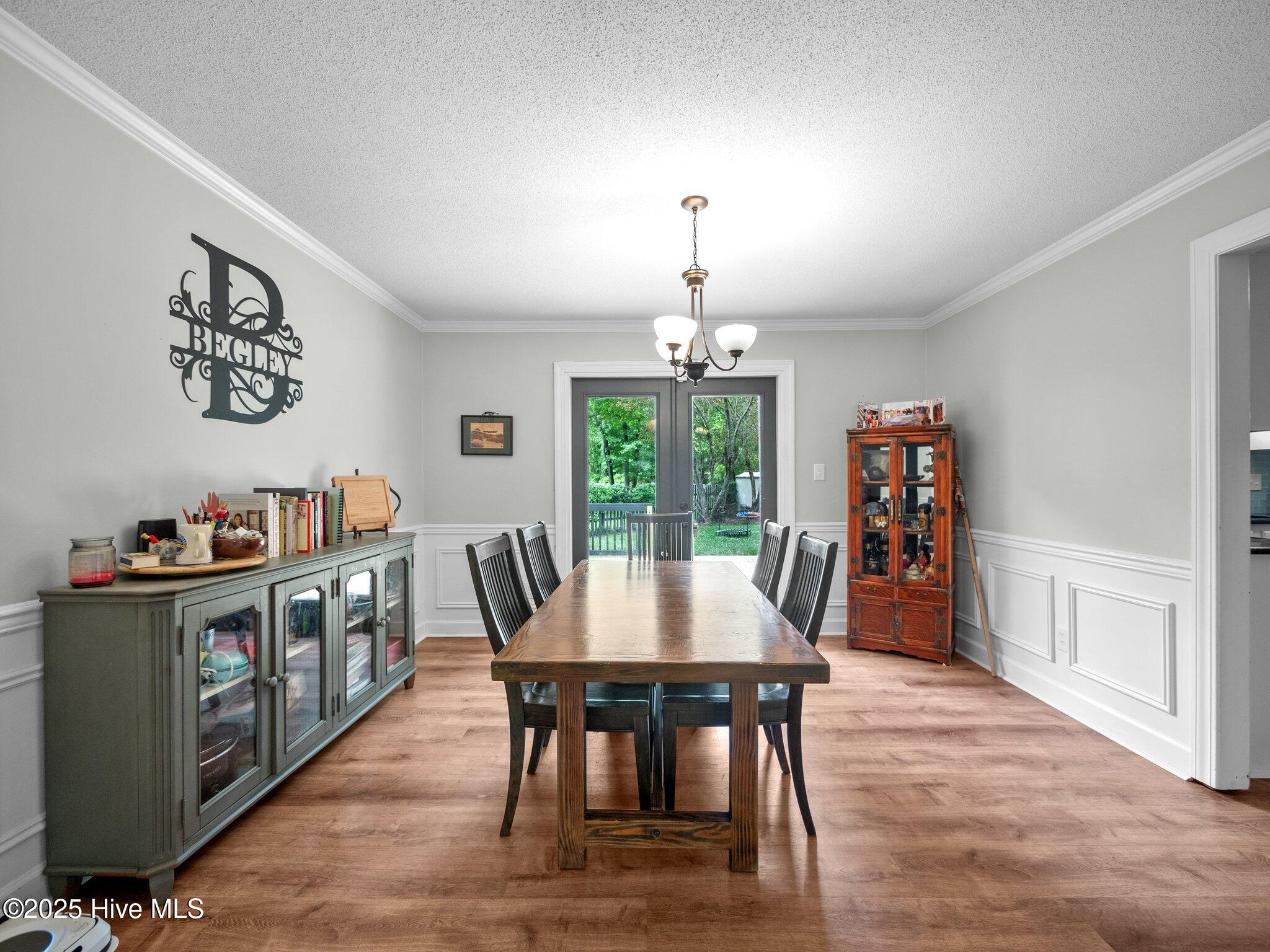 100569850 | Photo 25