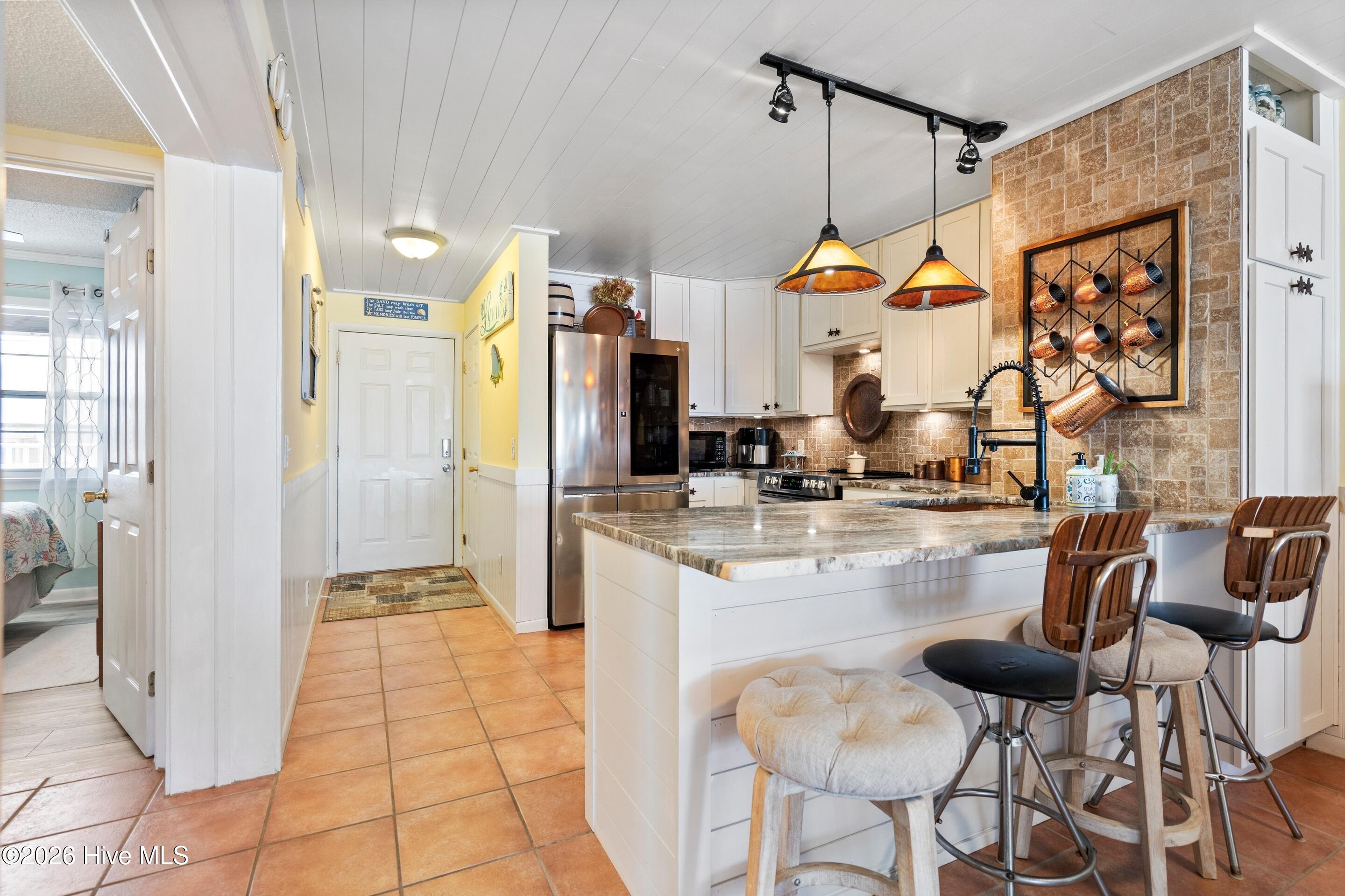 100549000 | Photo 10