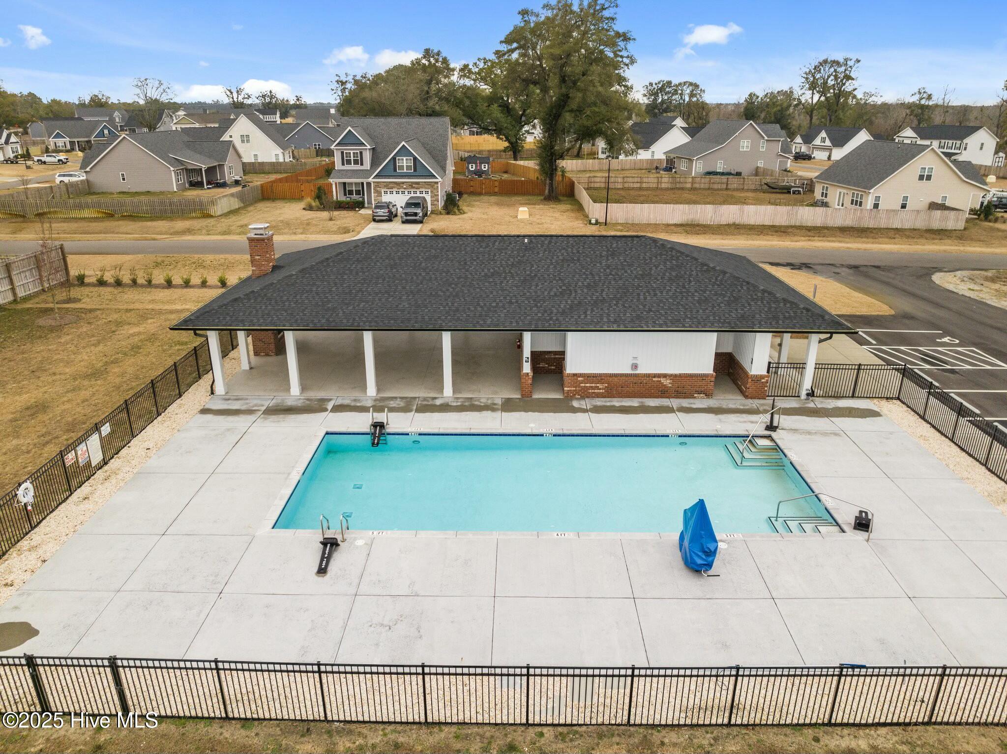 100485435 | Photo 34