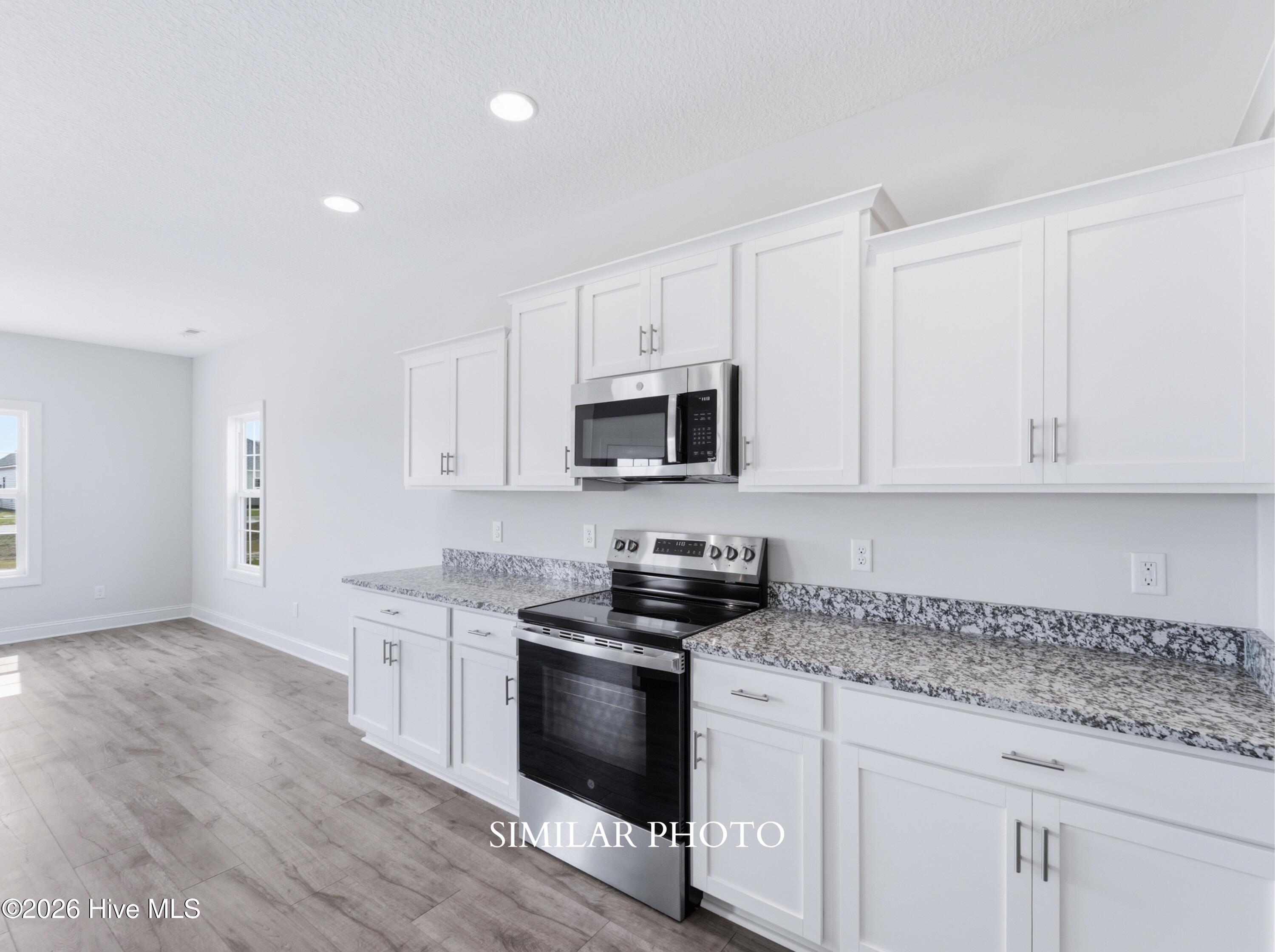 100553958 | Photo 11