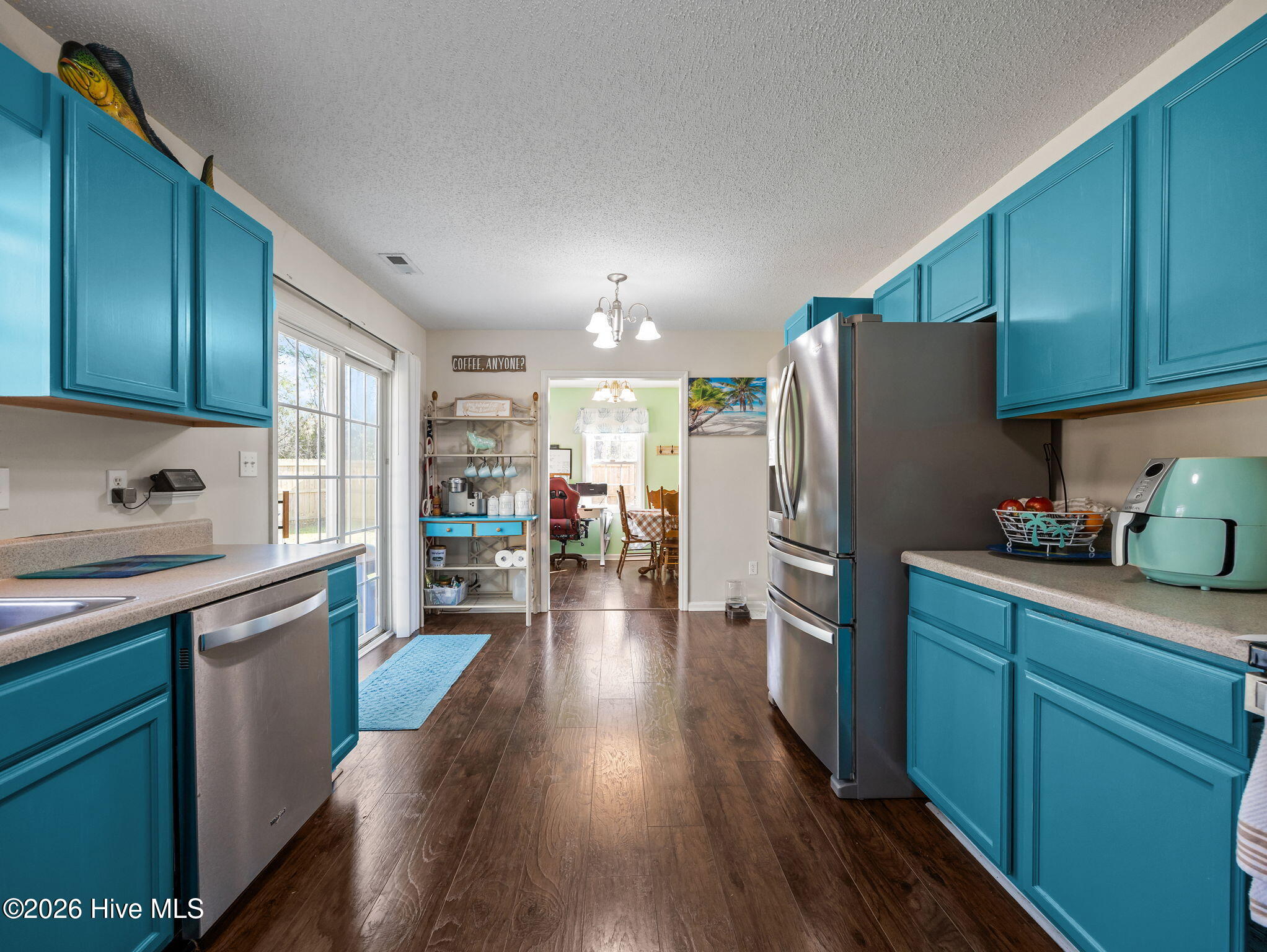 100568127 | Photo 16