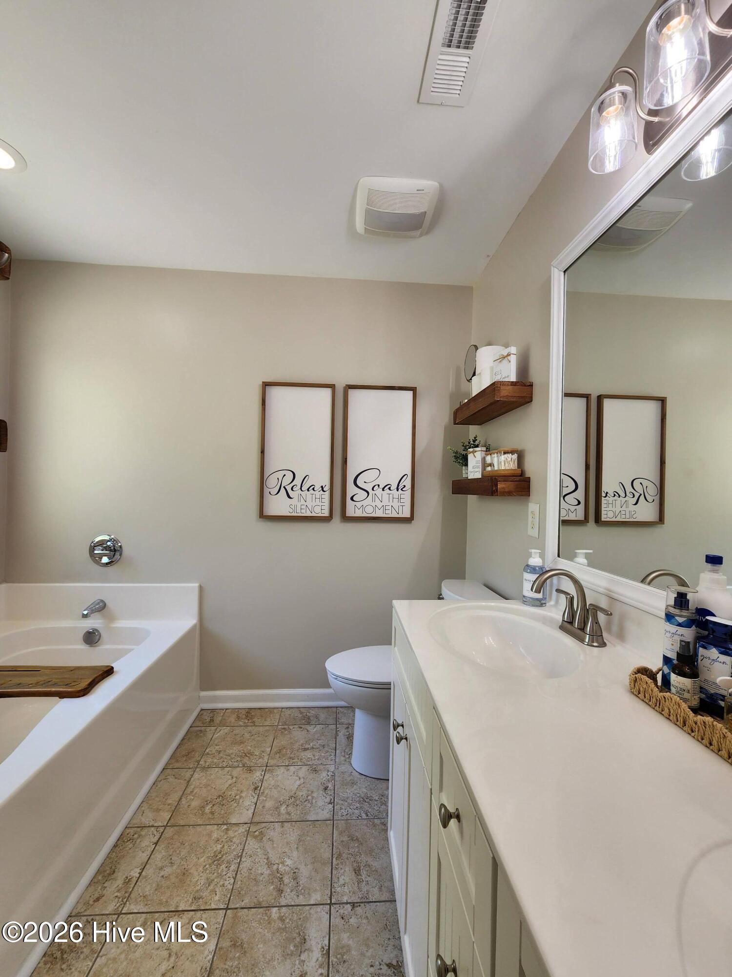 100570364 | Photo 31