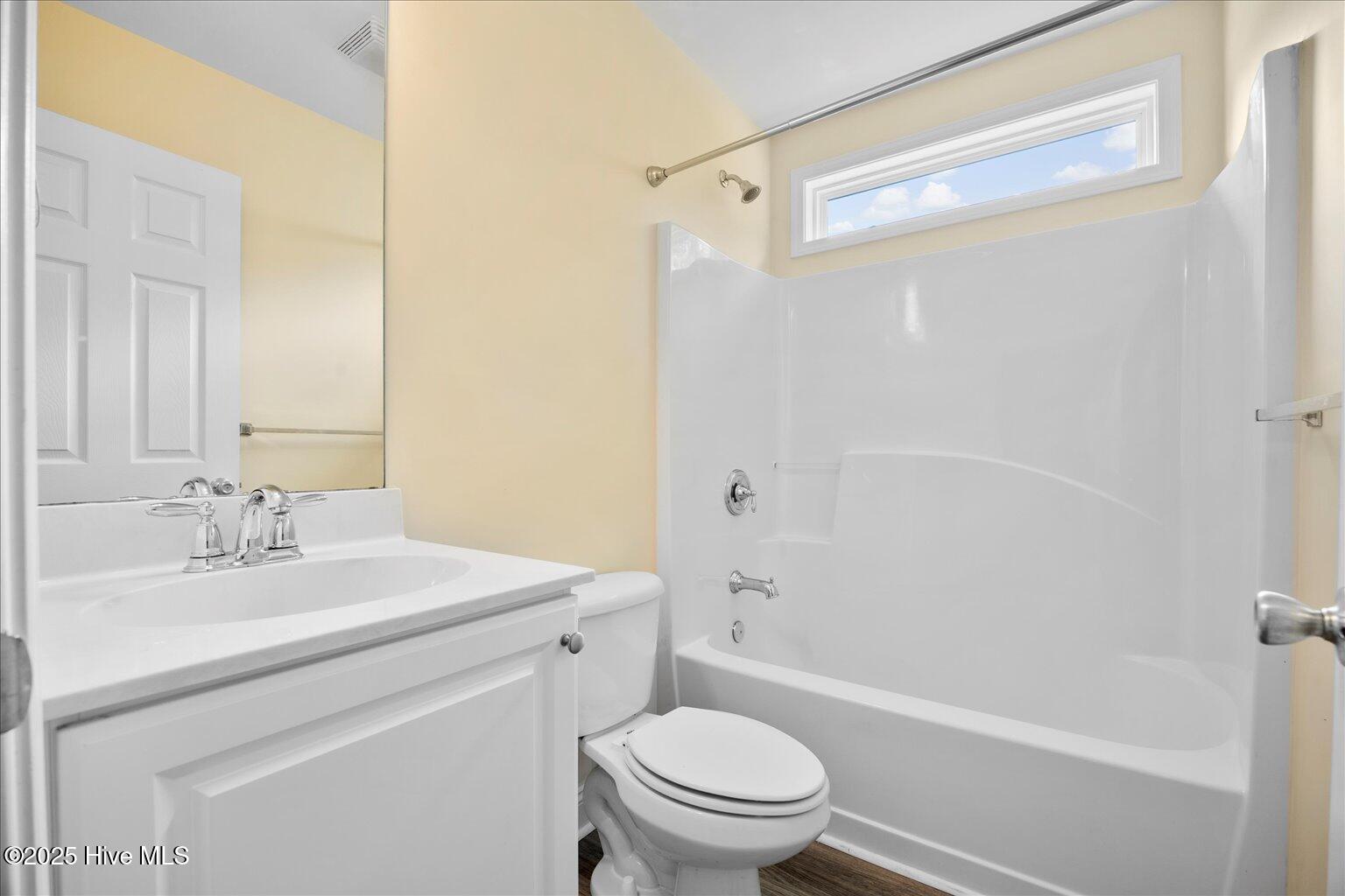 100523963 | Photo 33