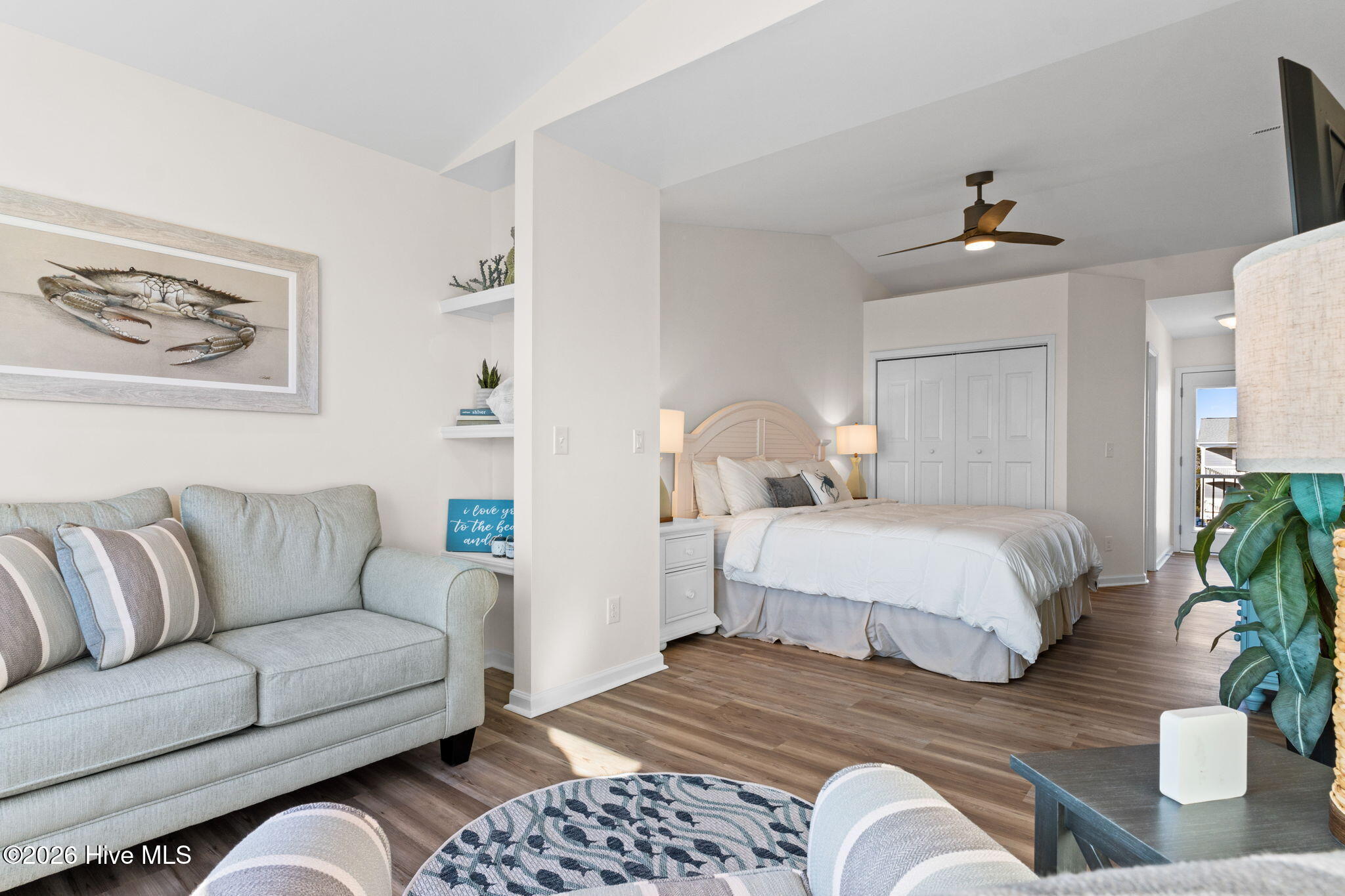 100558886 | Photo 38