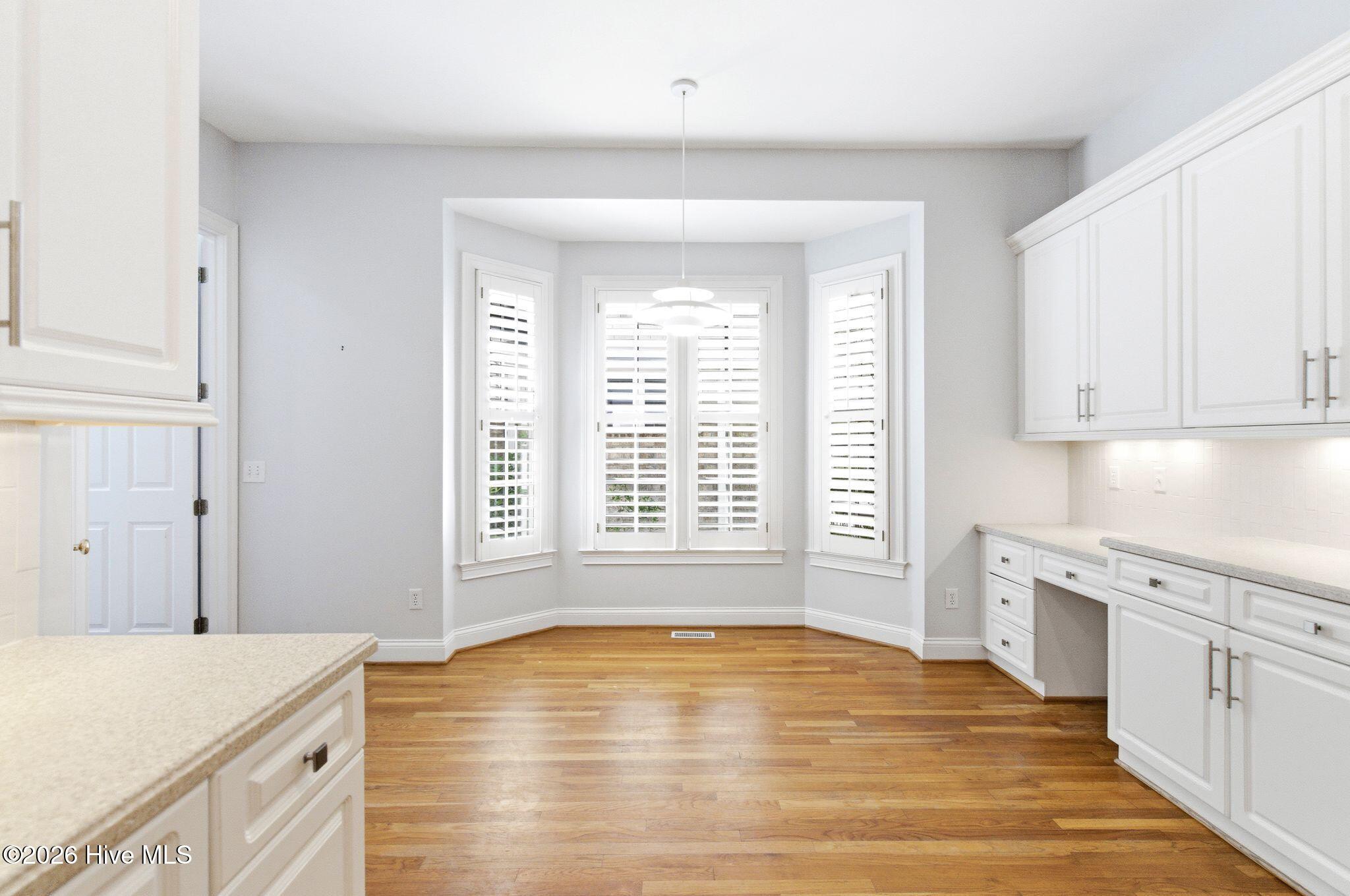 100567139 | Photo 19