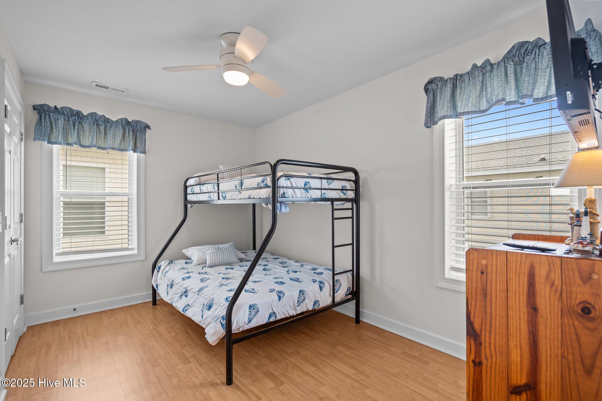 100517725 | Photo 29