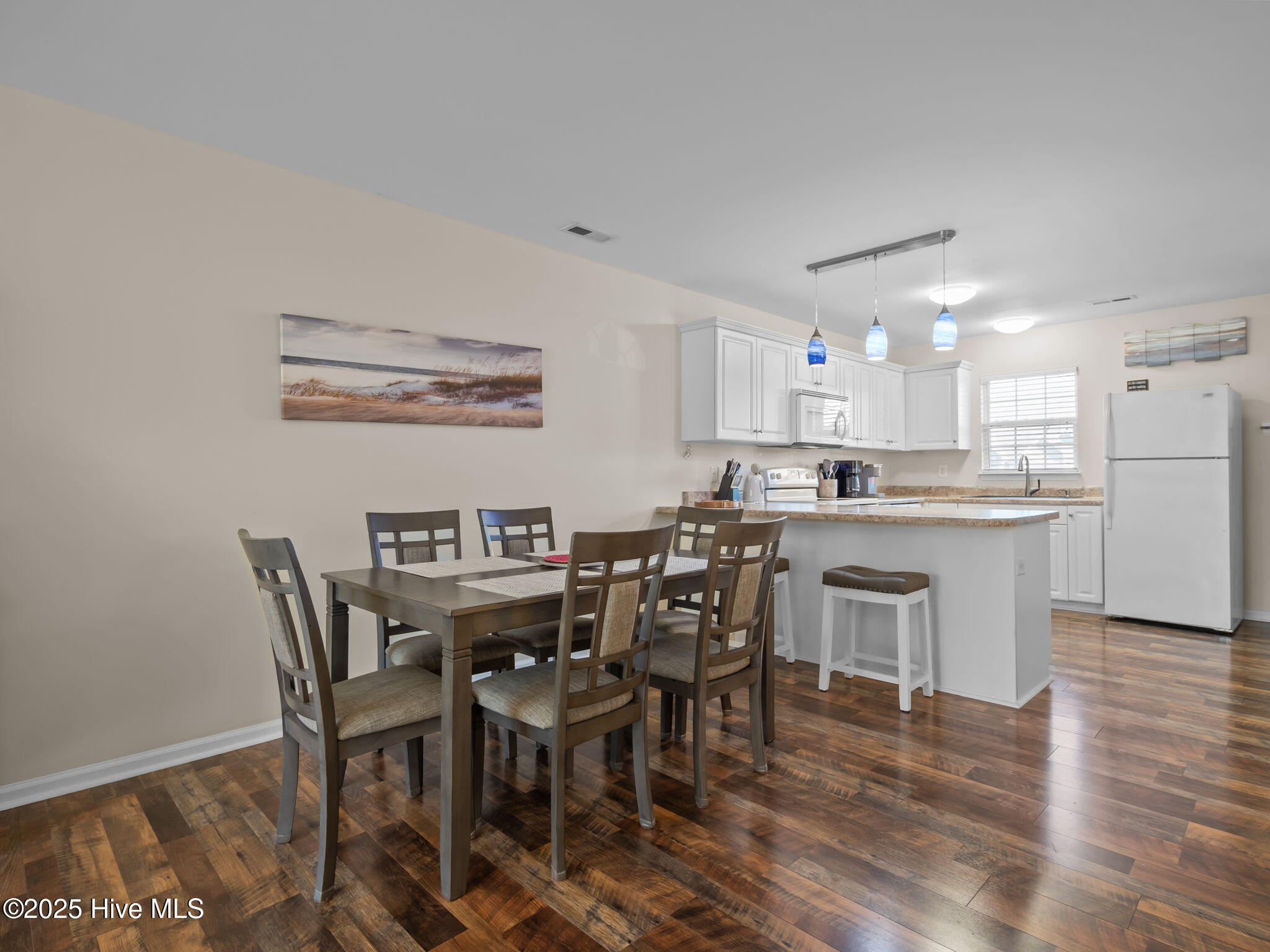 100542143 | Photo 14