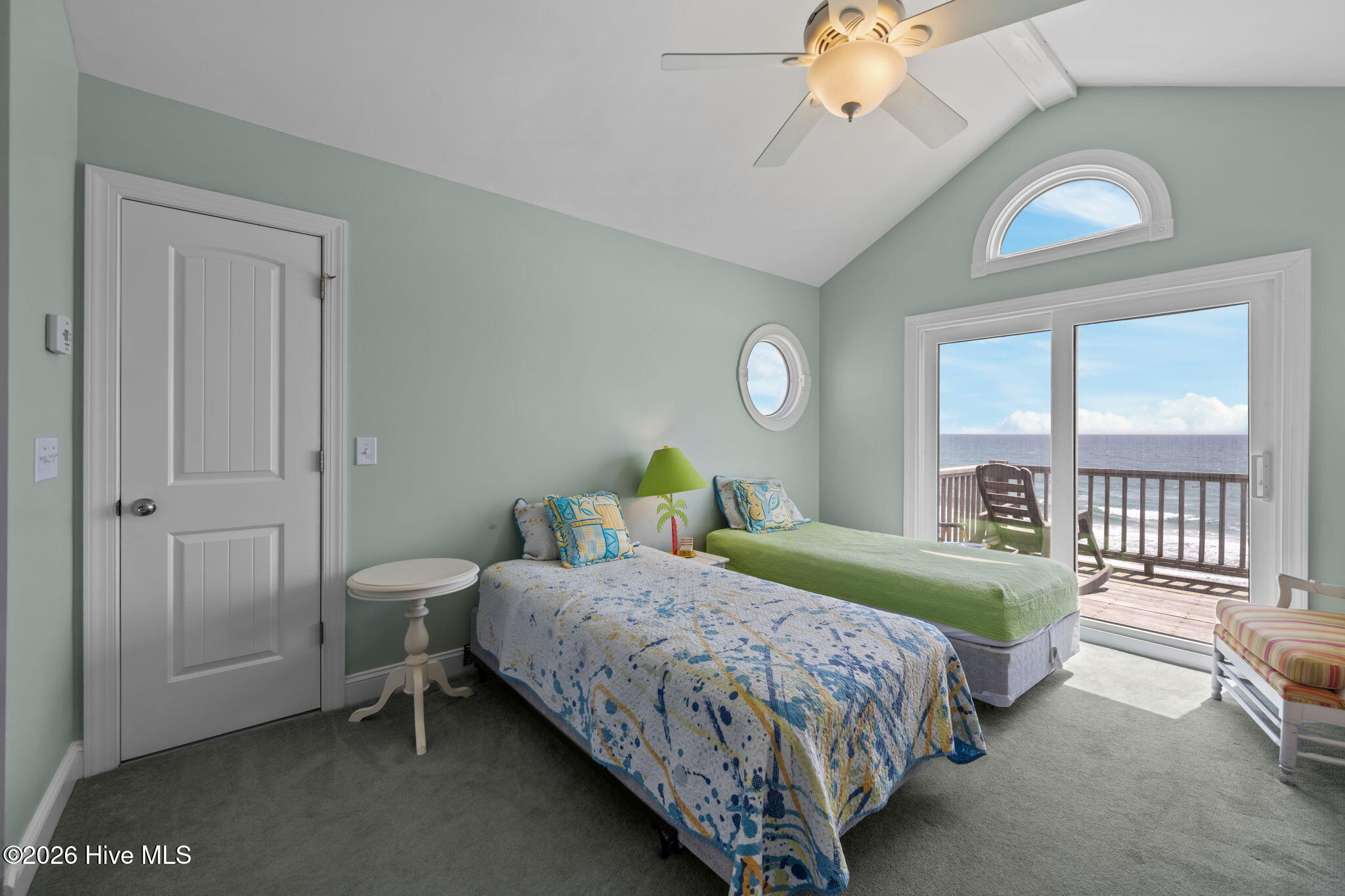 100570241 | Photo 17