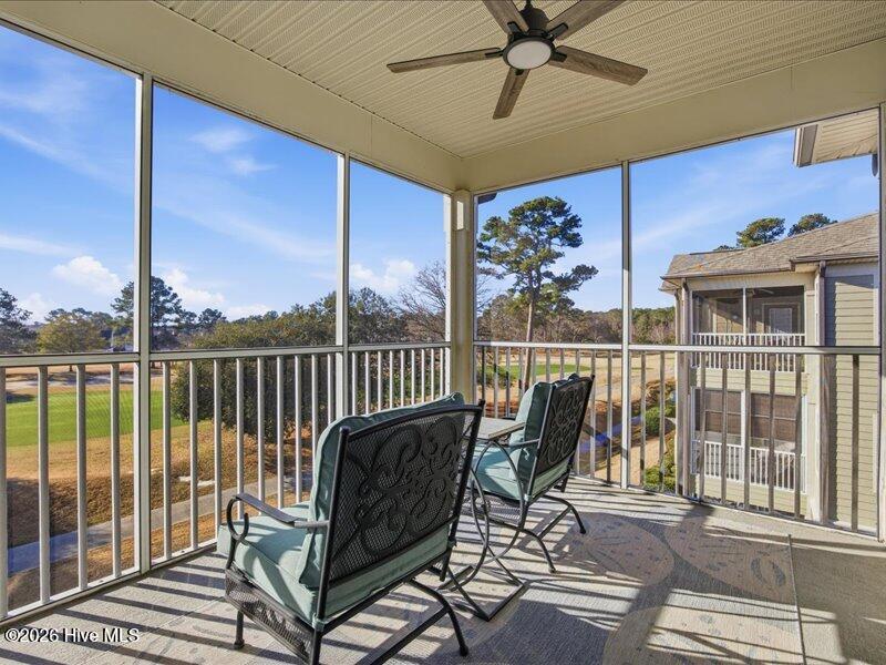 100549791 | Photo 25