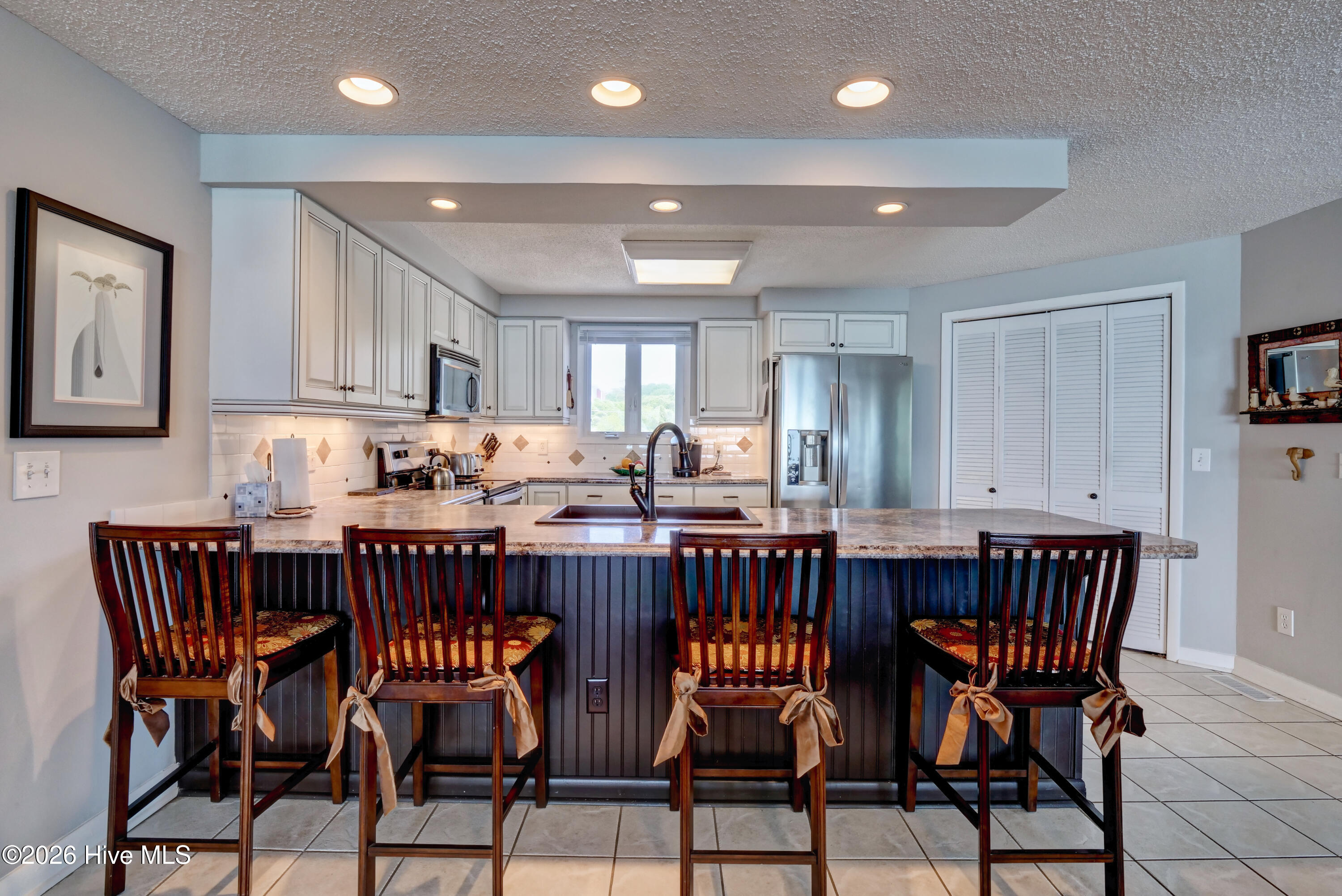 100570549 | Photo 19