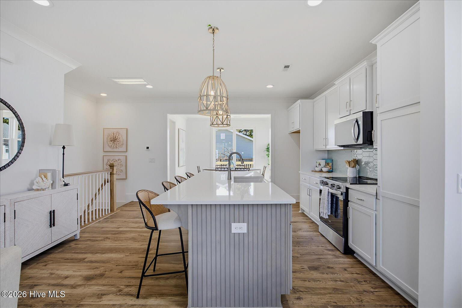 100561873 | Photo 12