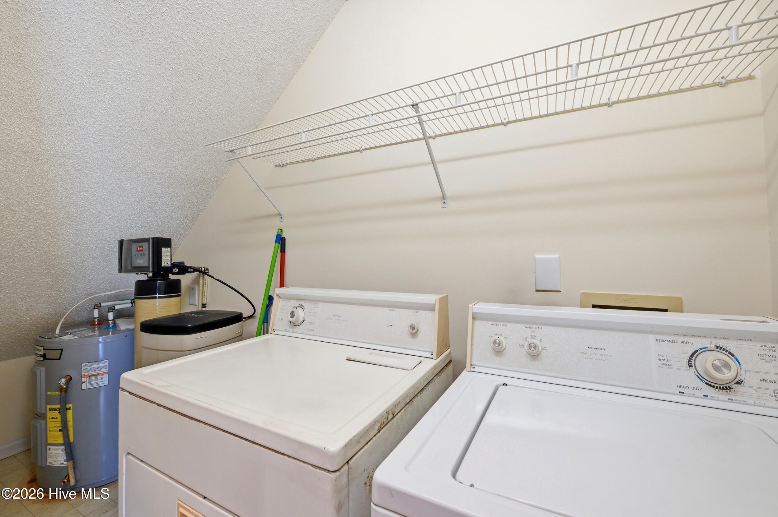 100566721 | Photo 24