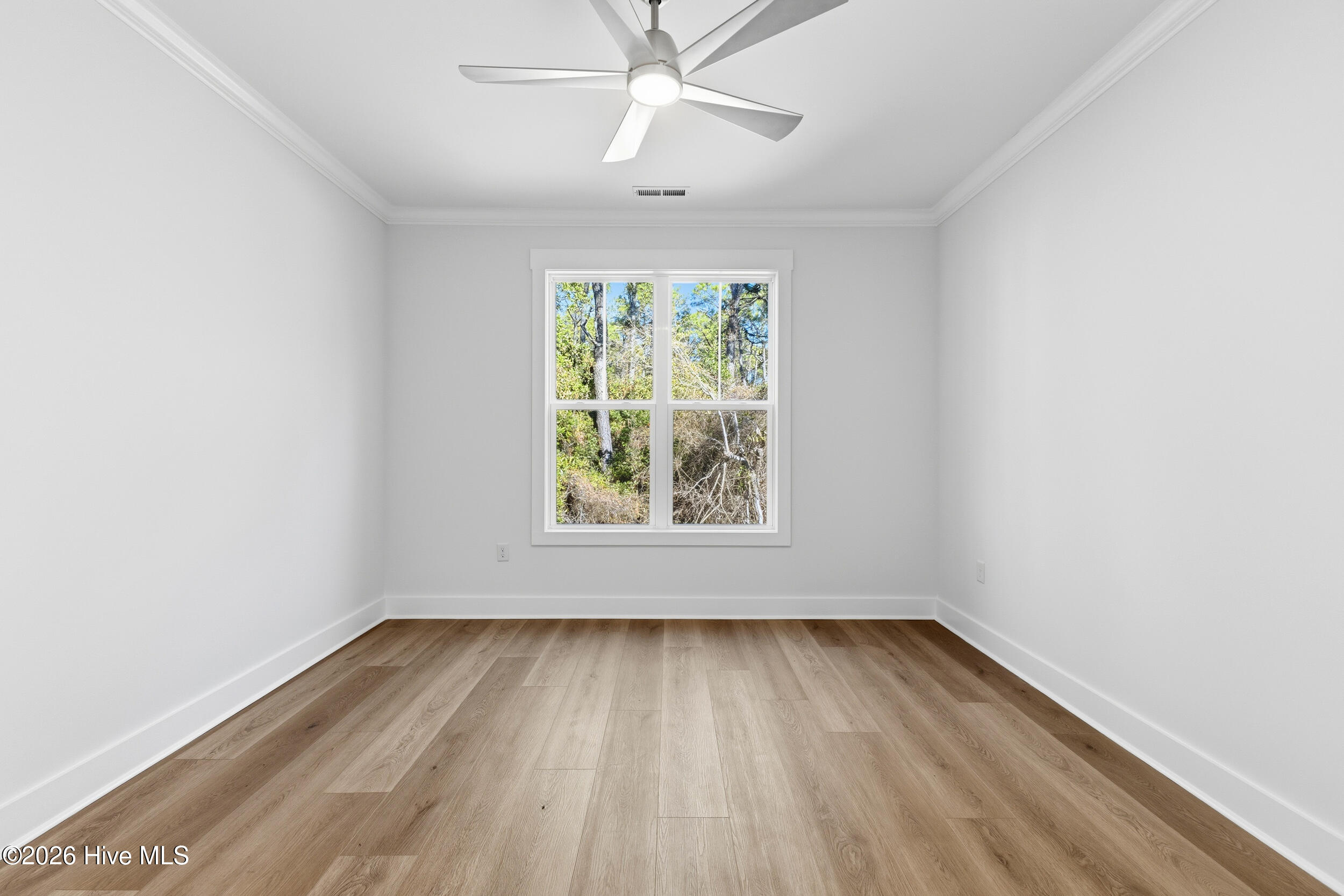 100549765 | Photo 18