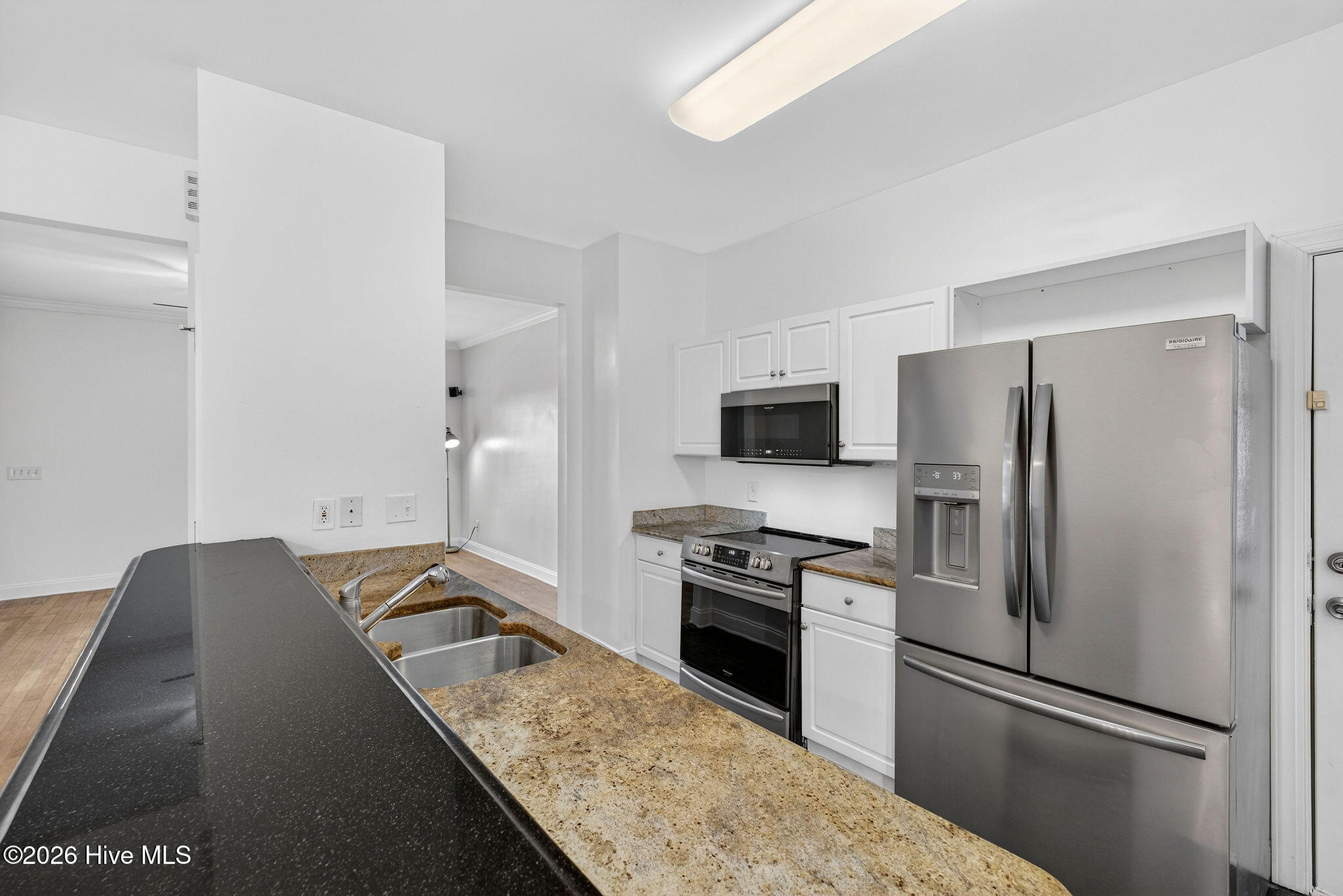 100550770 | Photo 16