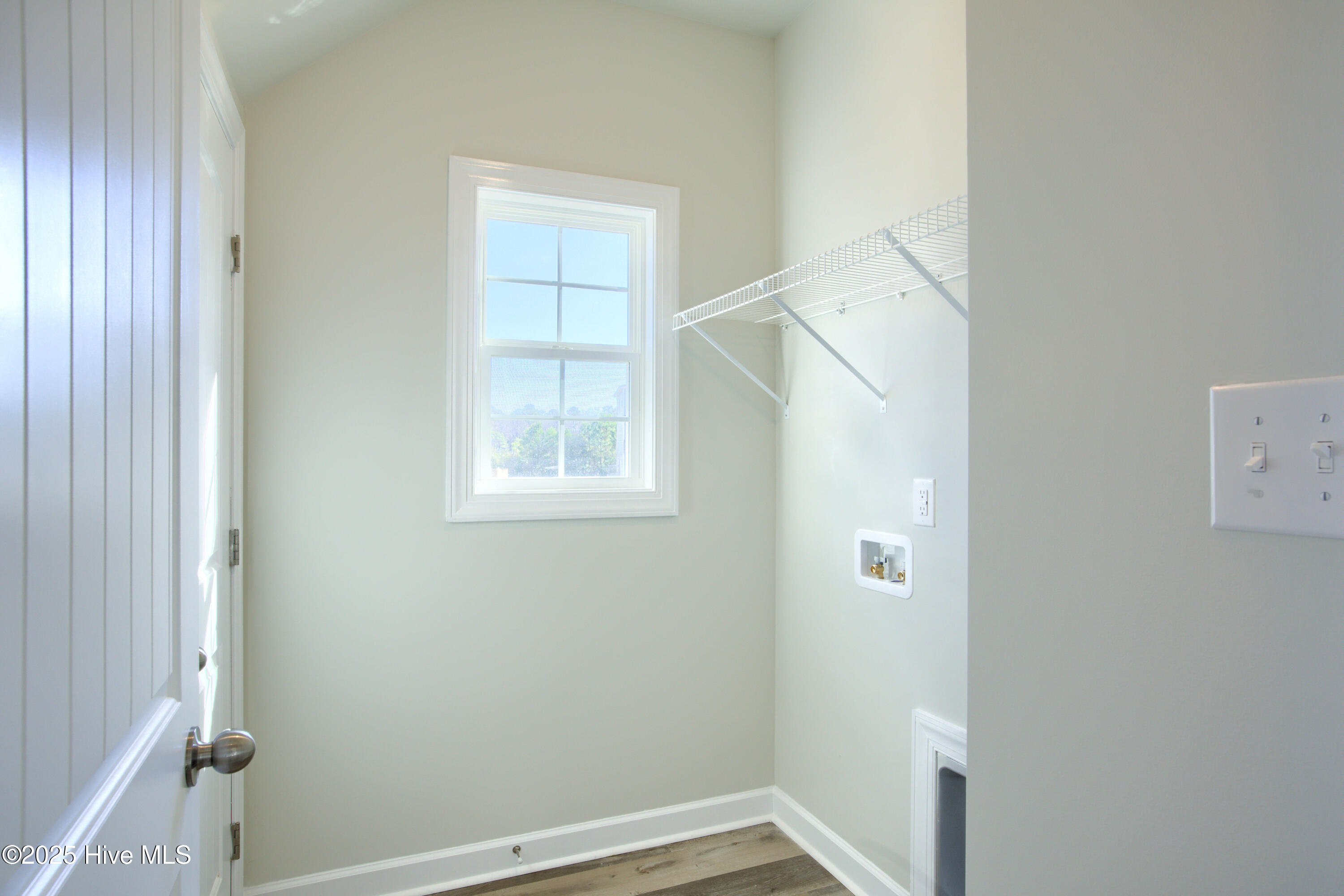 100527049 | Photo 18