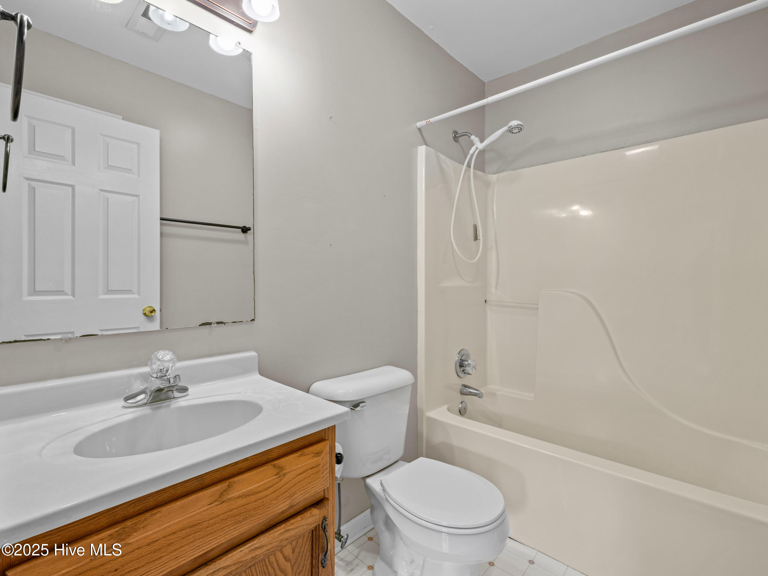 100554828 | Photo 38