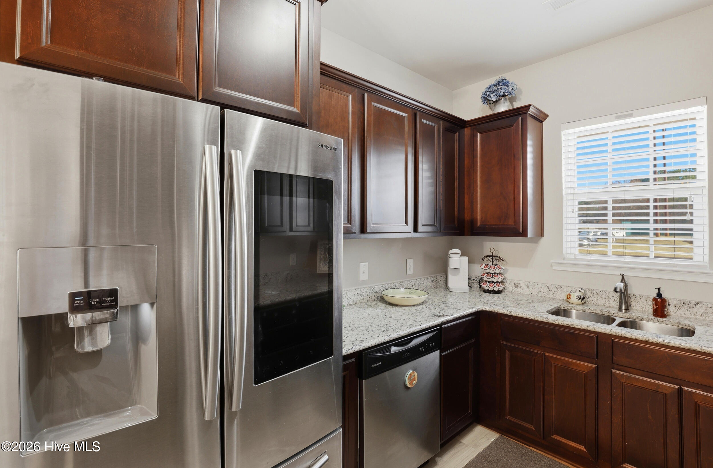 100559170 | Photo 15