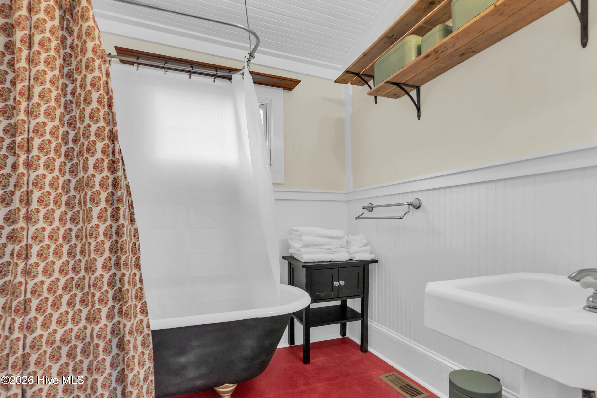 100528129 | Photo 25