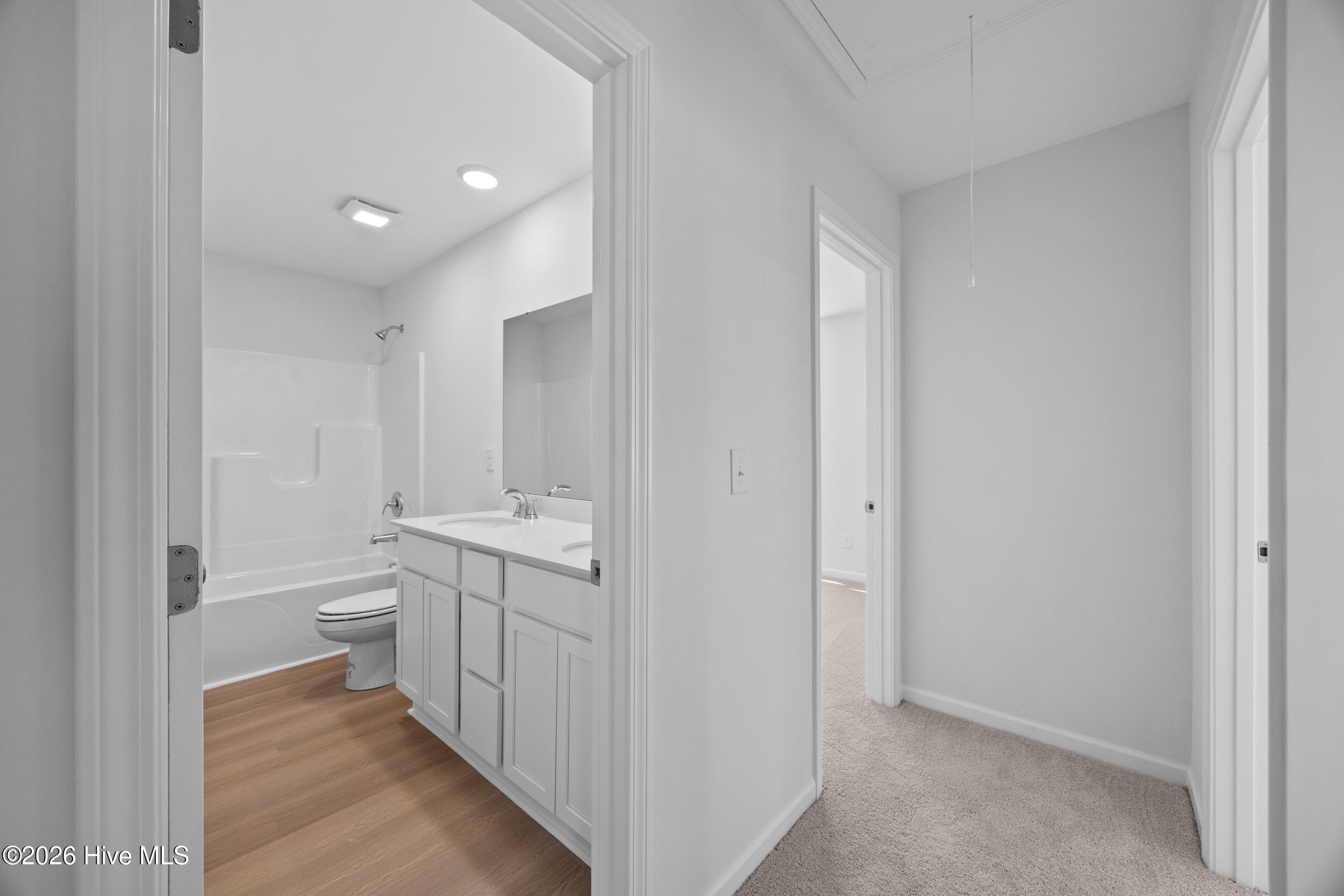 100547269 | Photo 44