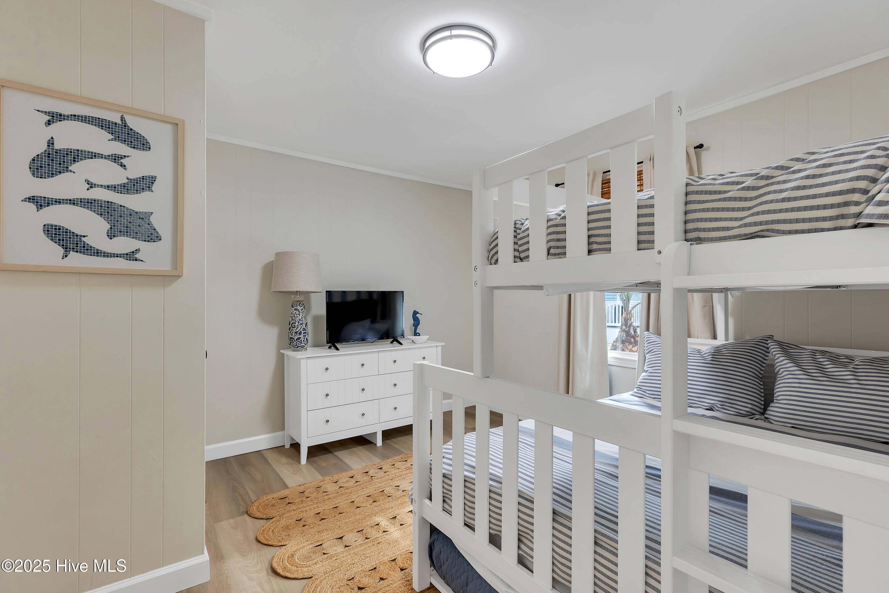 100540194 | Photo 13