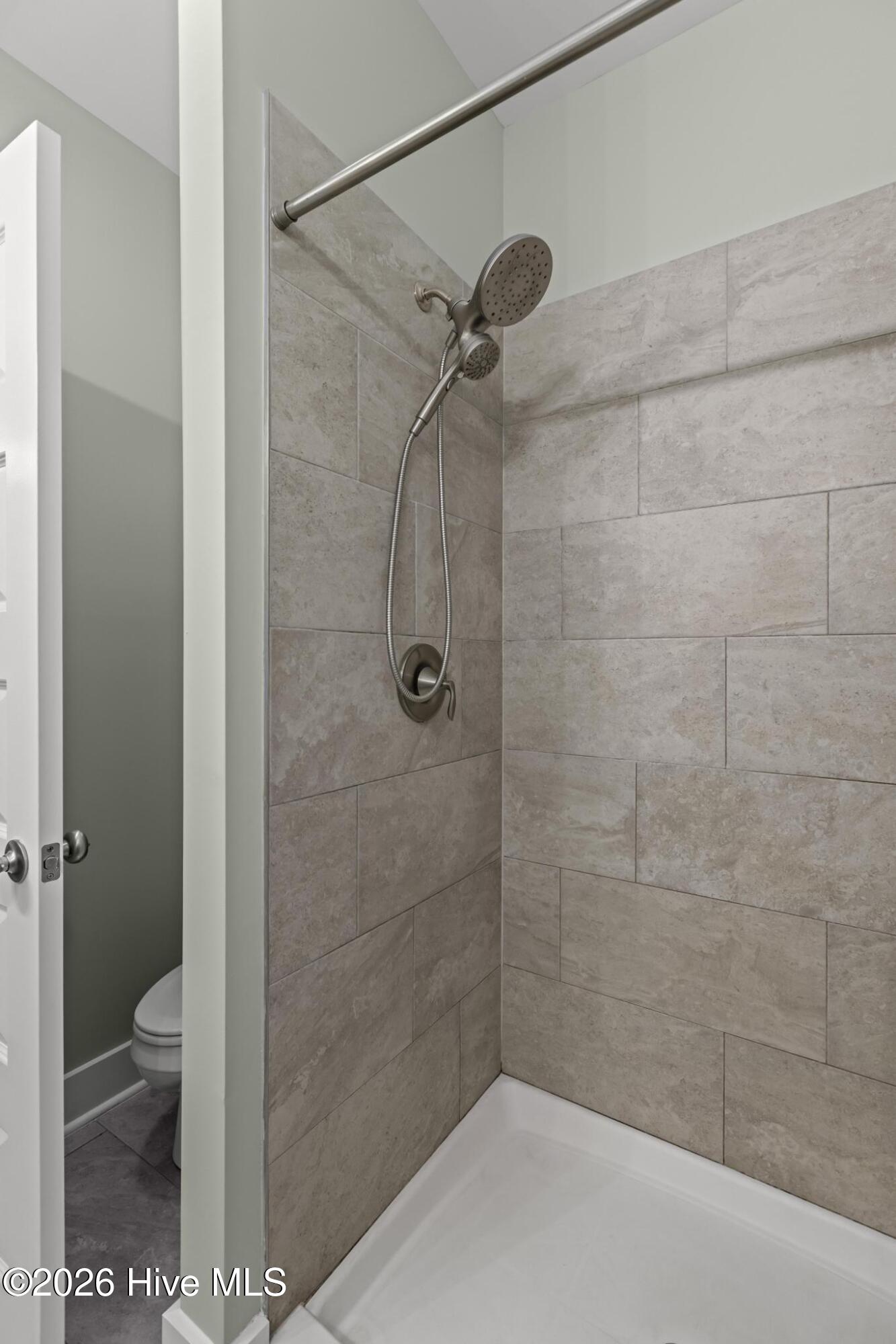 100552485 | Photo 29