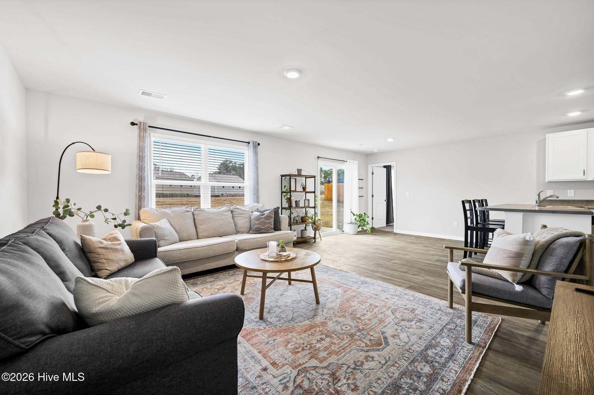 100564781 | Photo 12