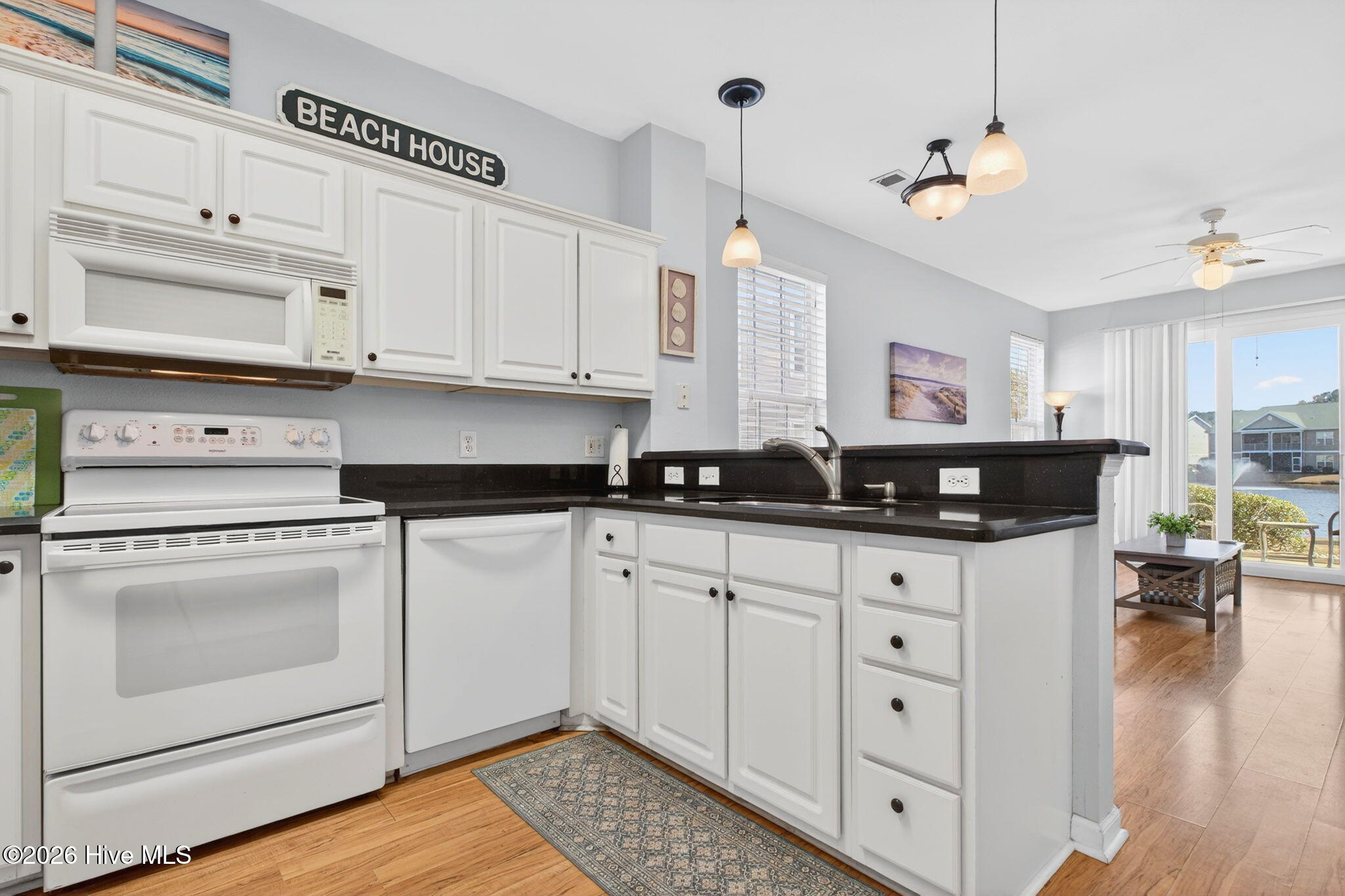 100559381 | Photo 11