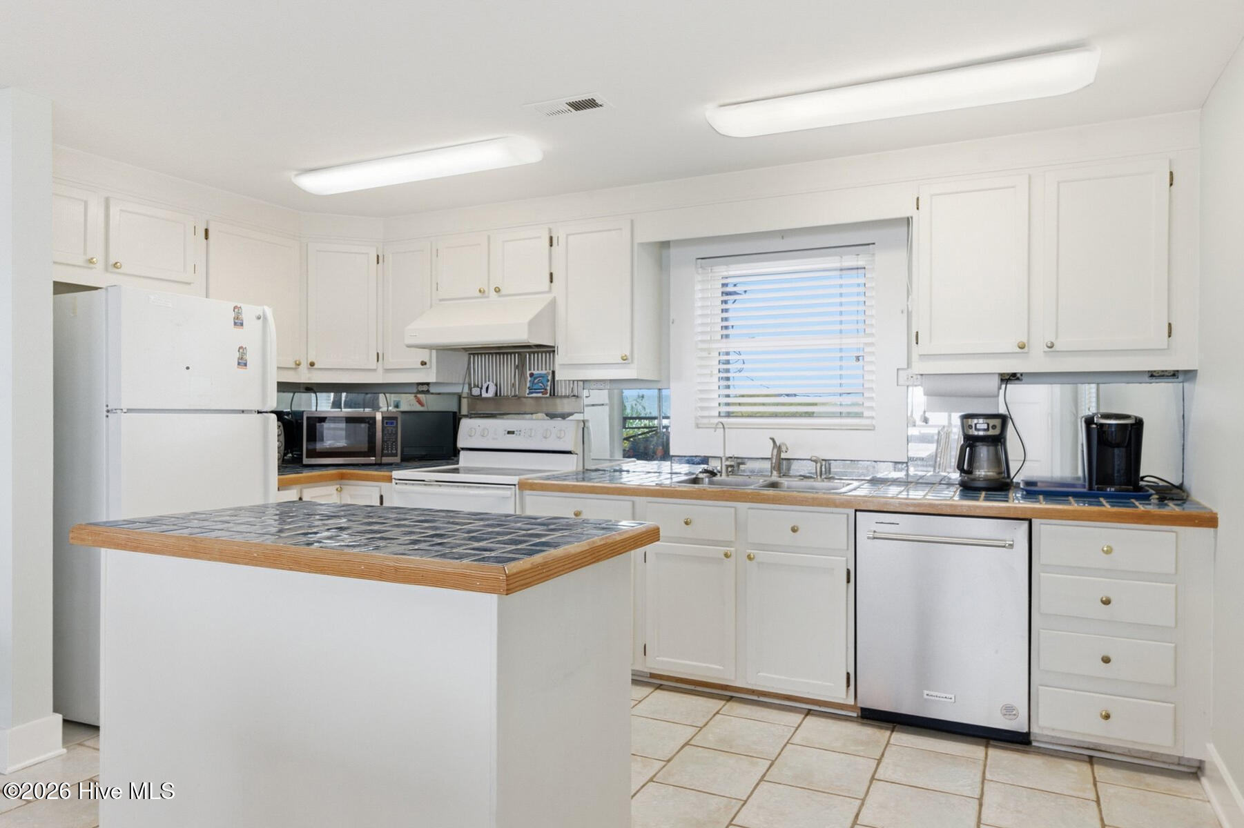 100566391 | Photo 17