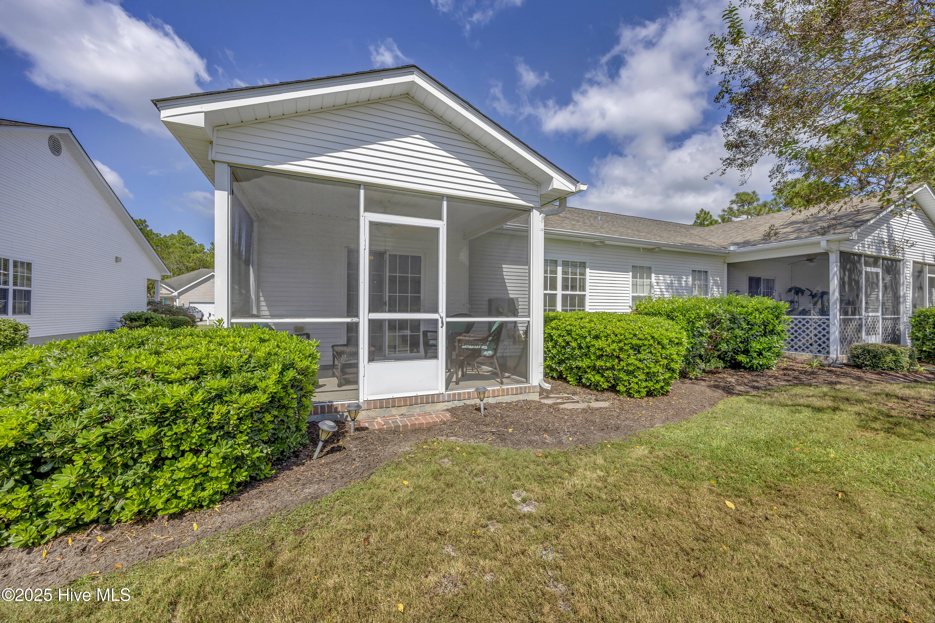 100534065 | Photo 25