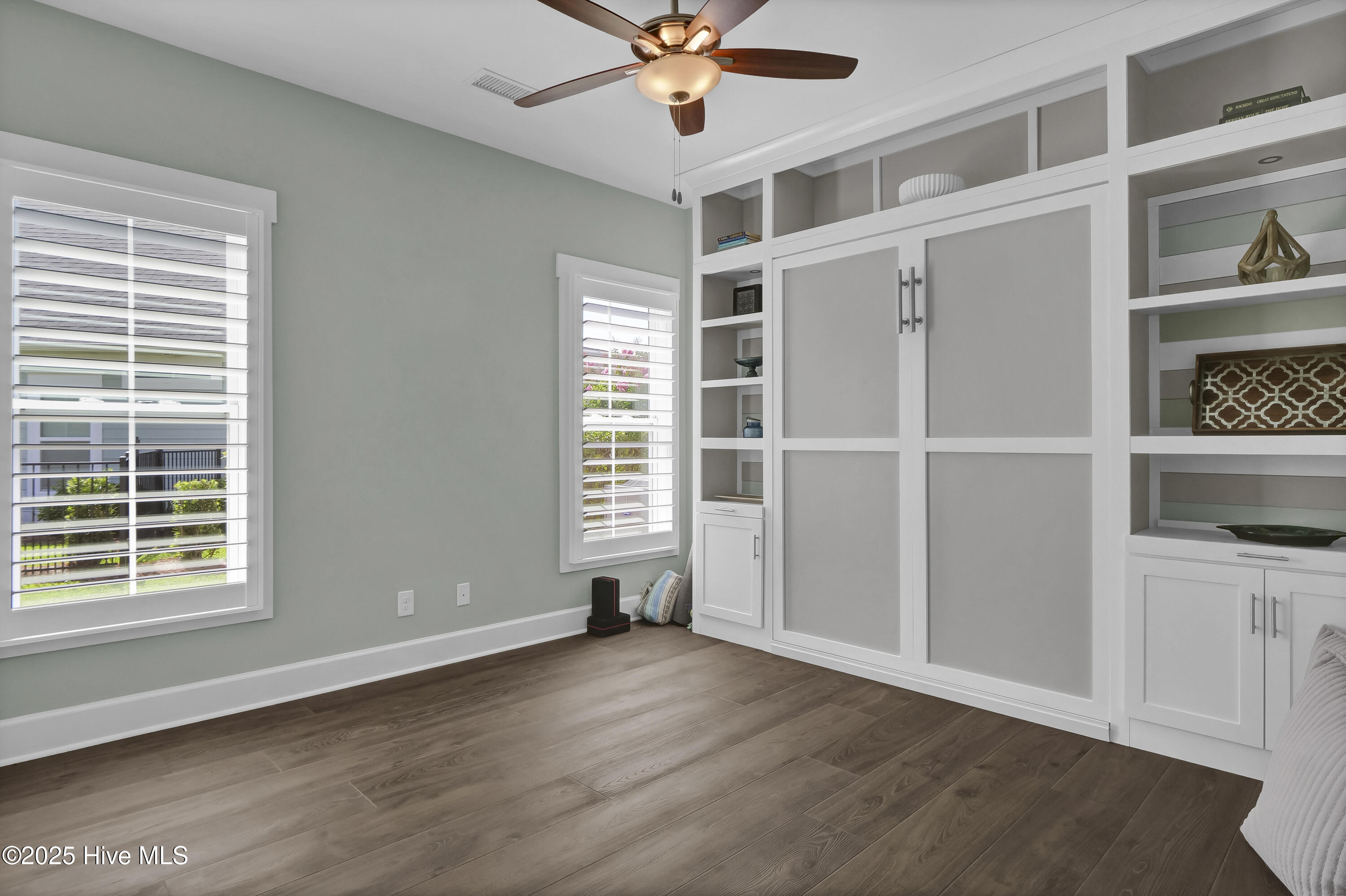 100515379 | Photo 23