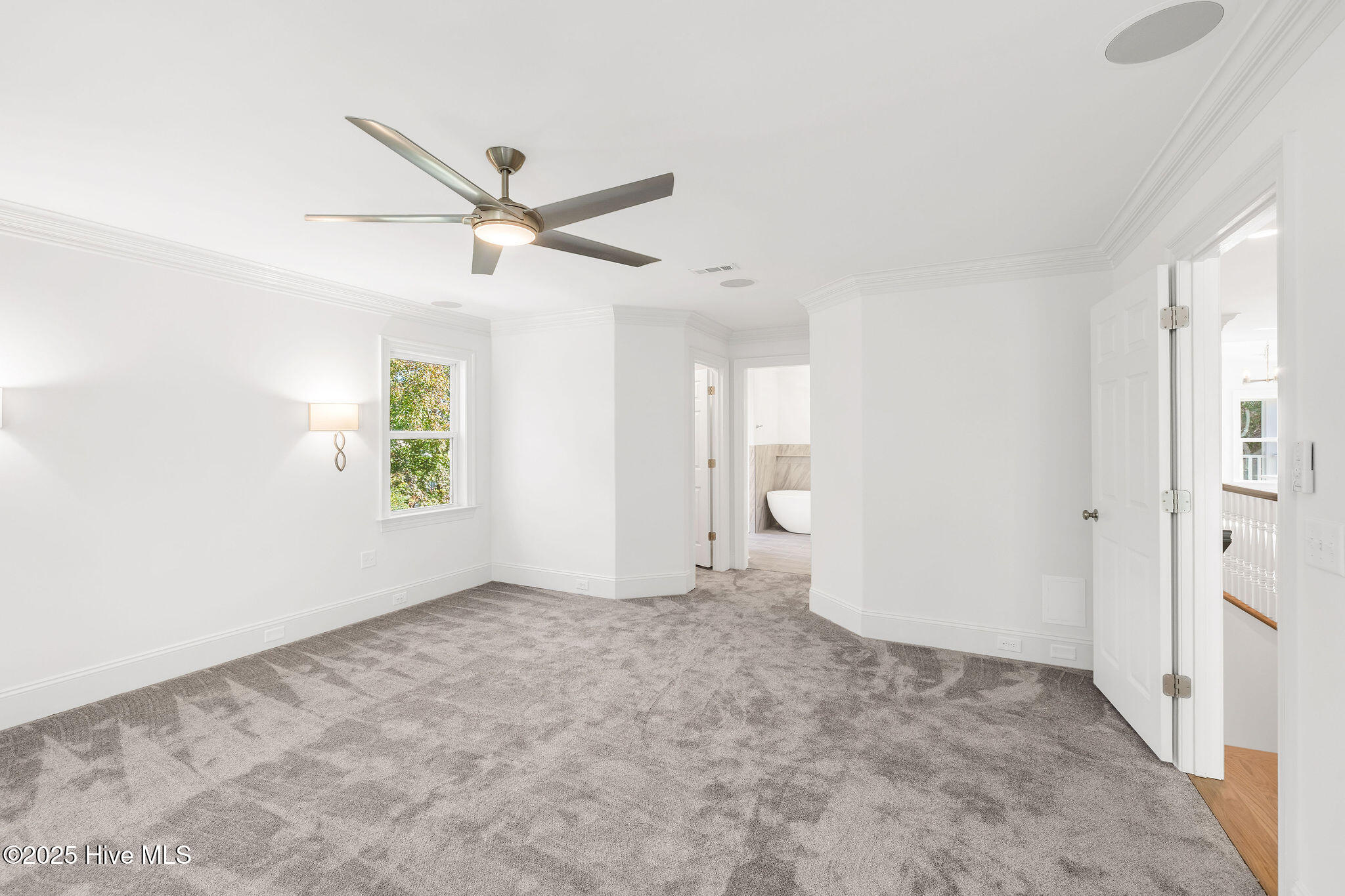 100540097 | Photo 16