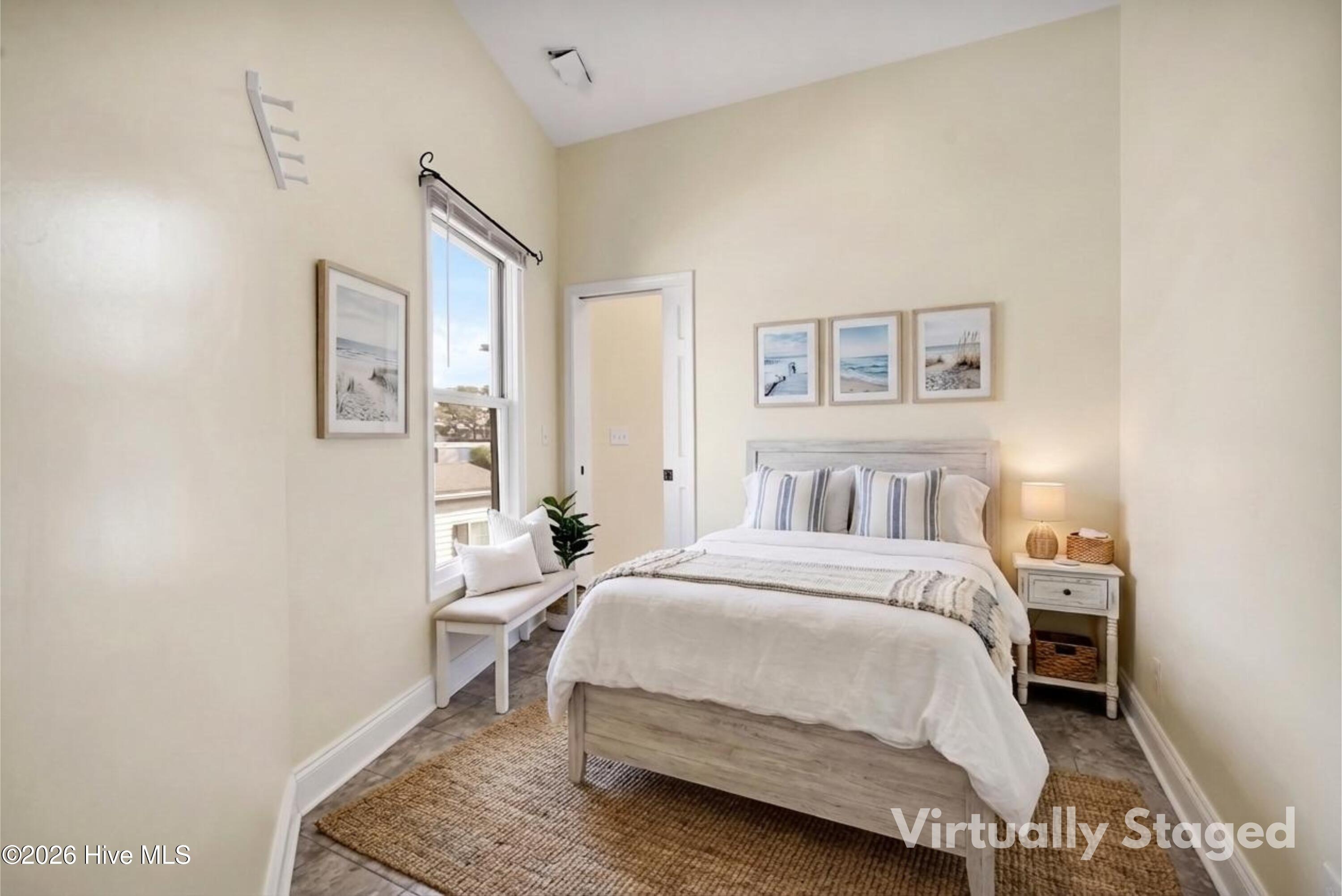 100562809 | Photo 10