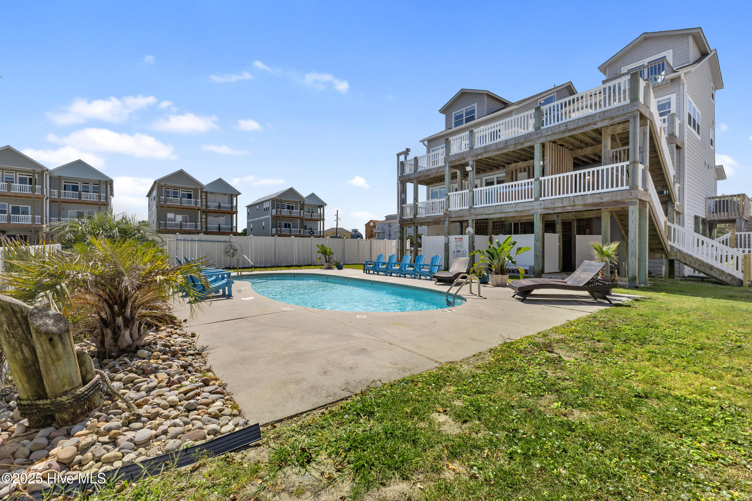 100532541 | Photo 55