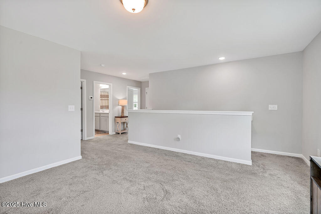 100563599 | Photo 48