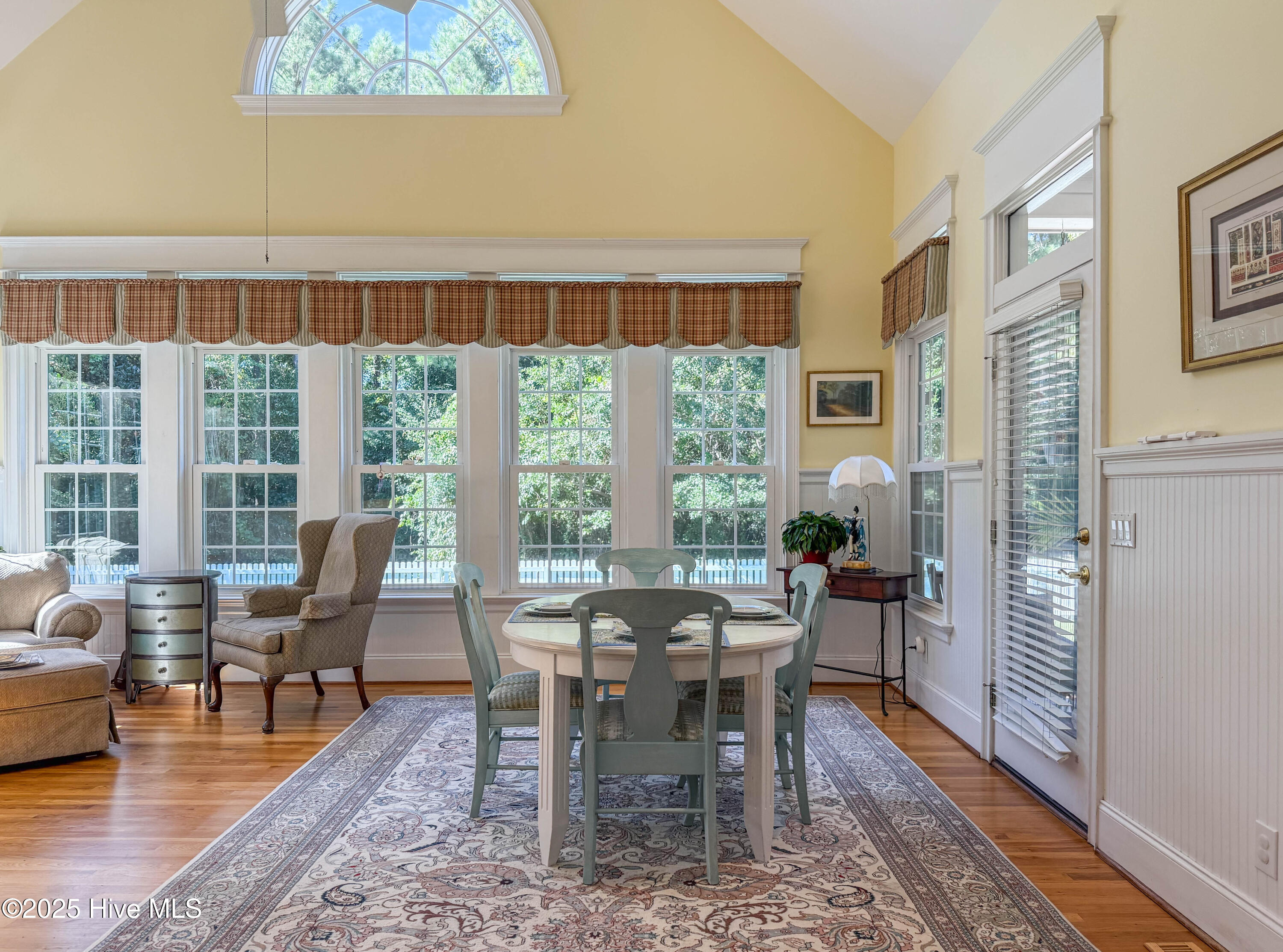 100530340 | Photo 27