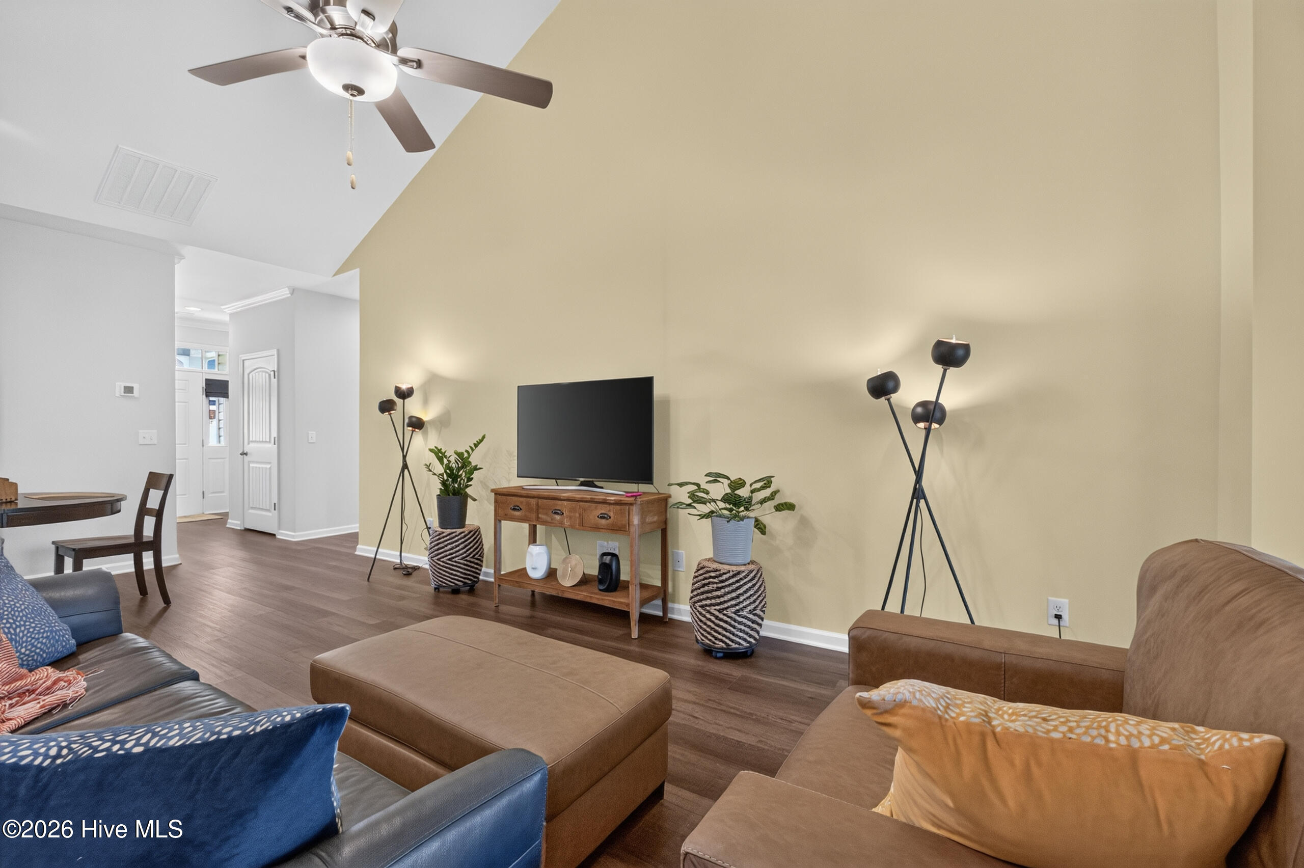 Living rm view / ceiling fan