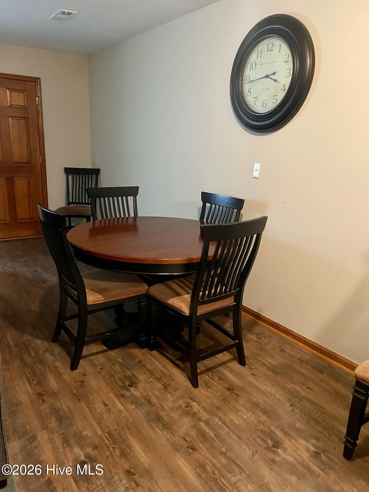 100548583 | Photo 10