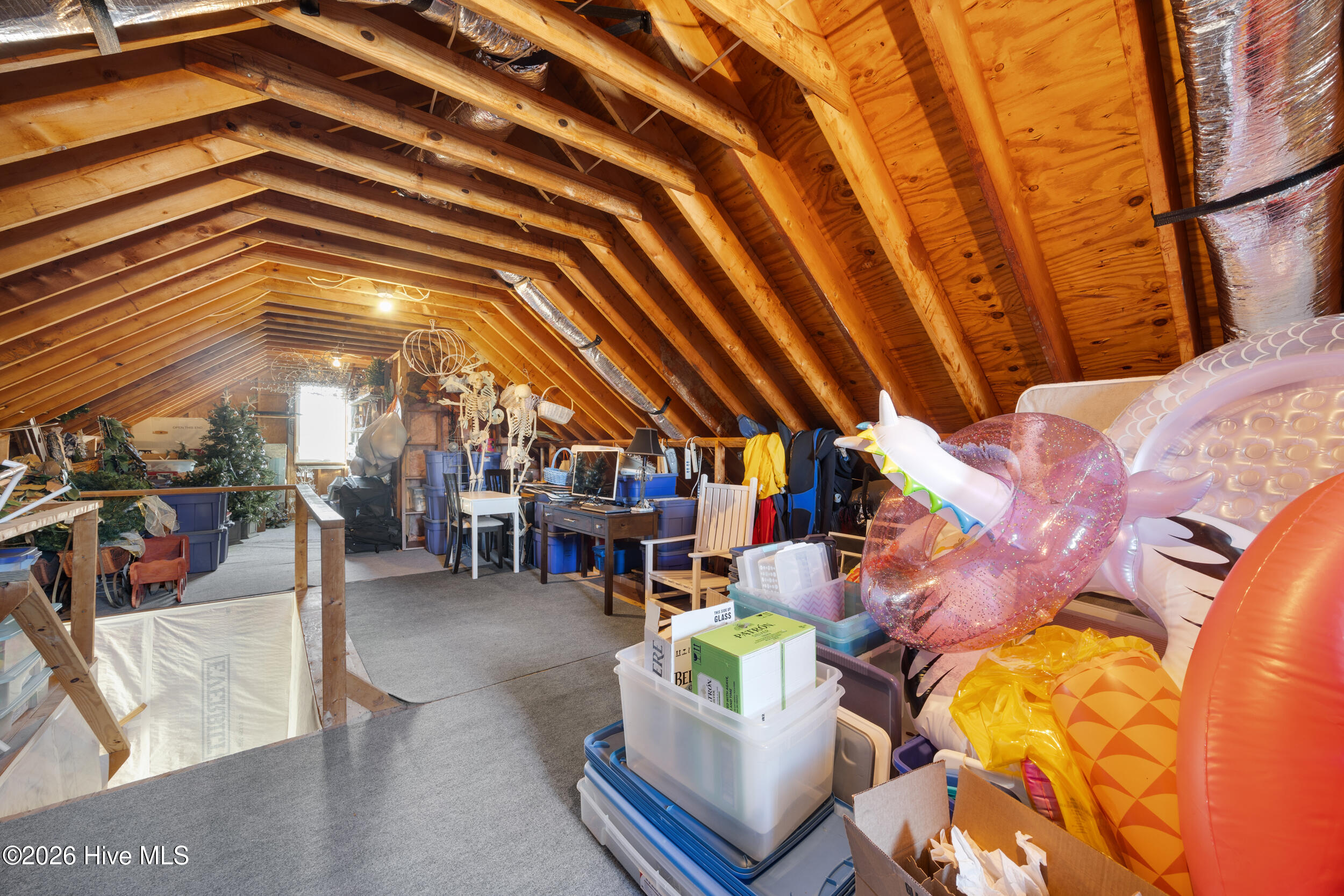 100553782 | Photo 43