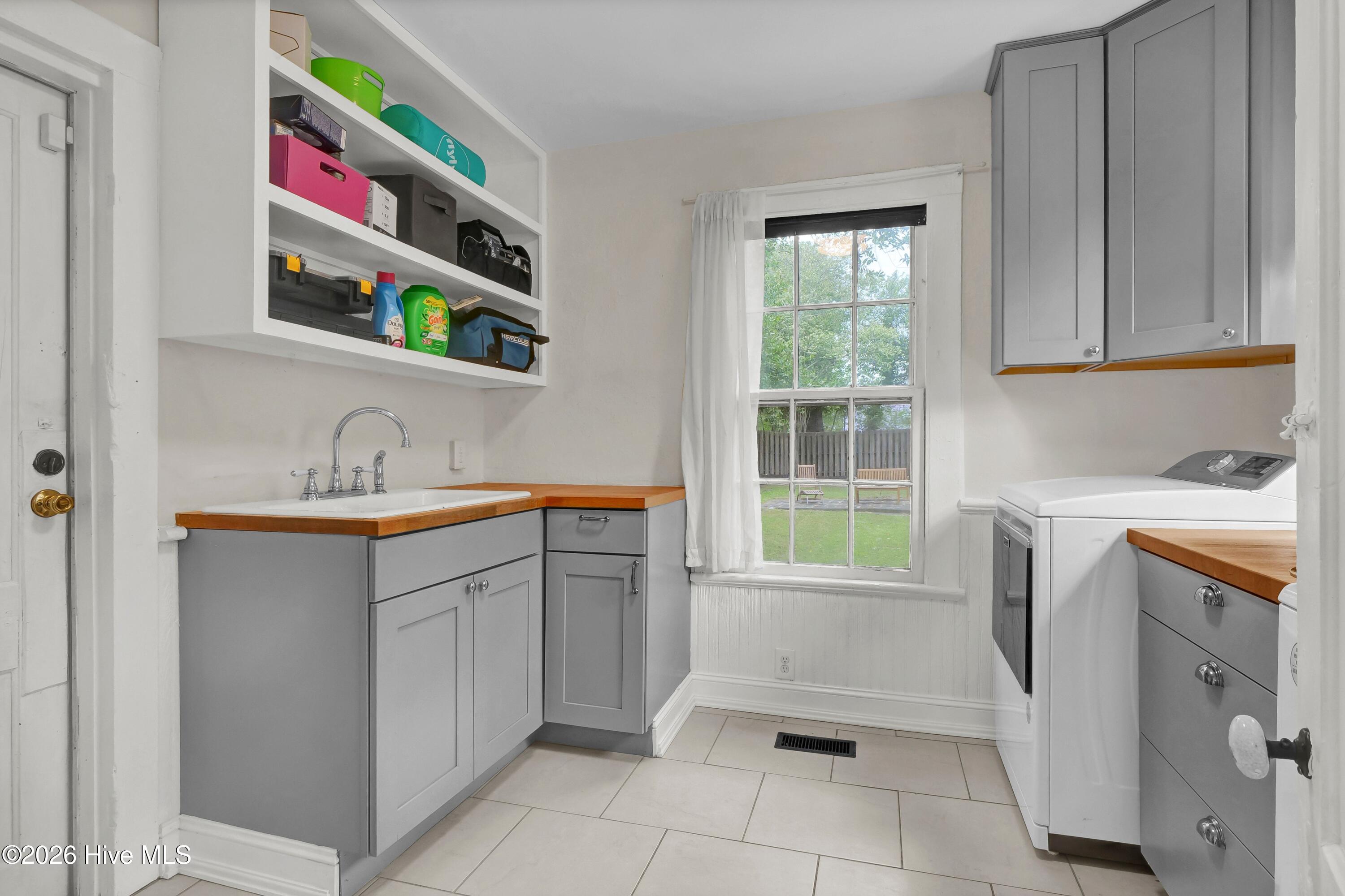 100562597 | Photo 17