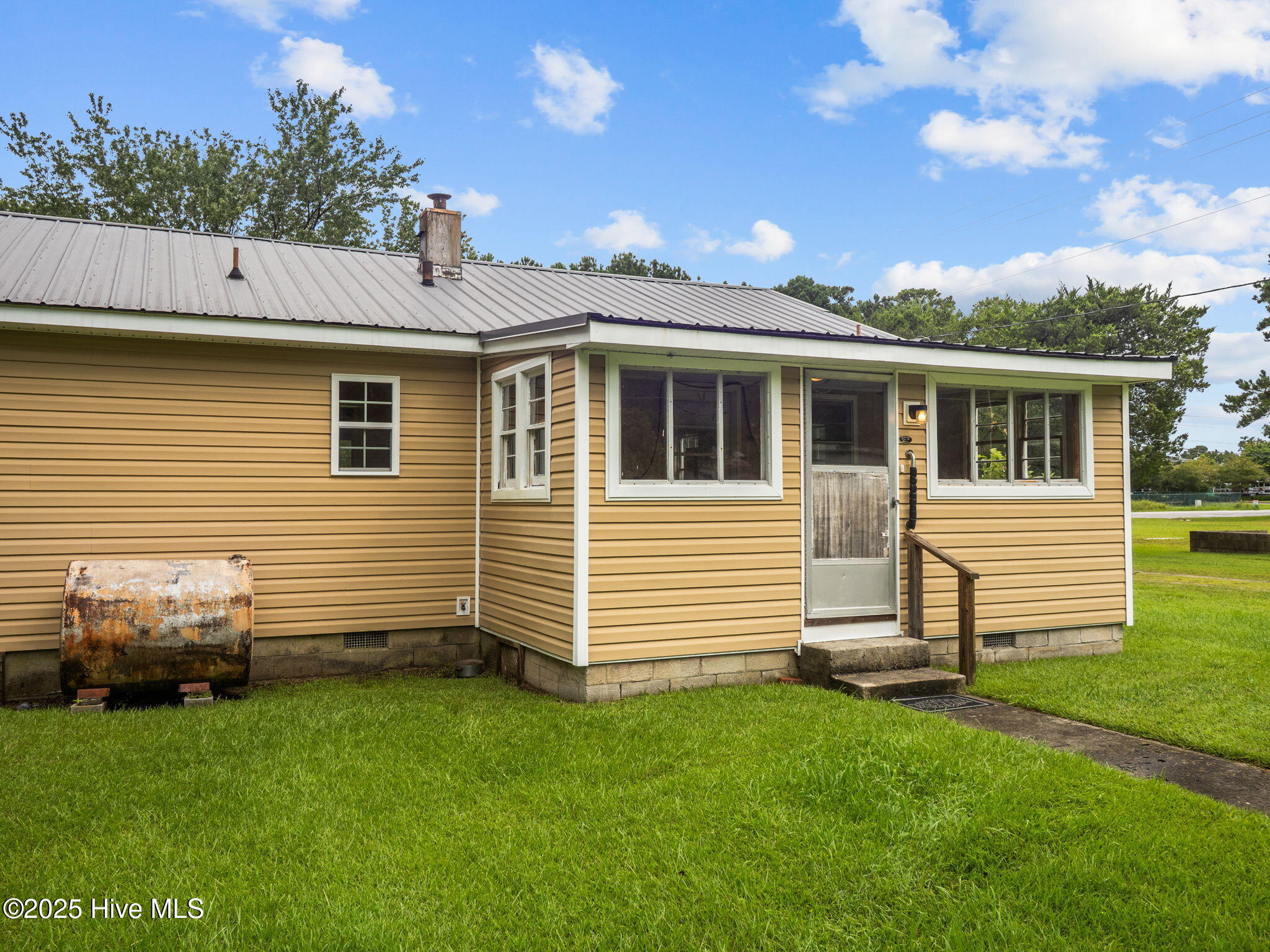 100548844 | Photo 19