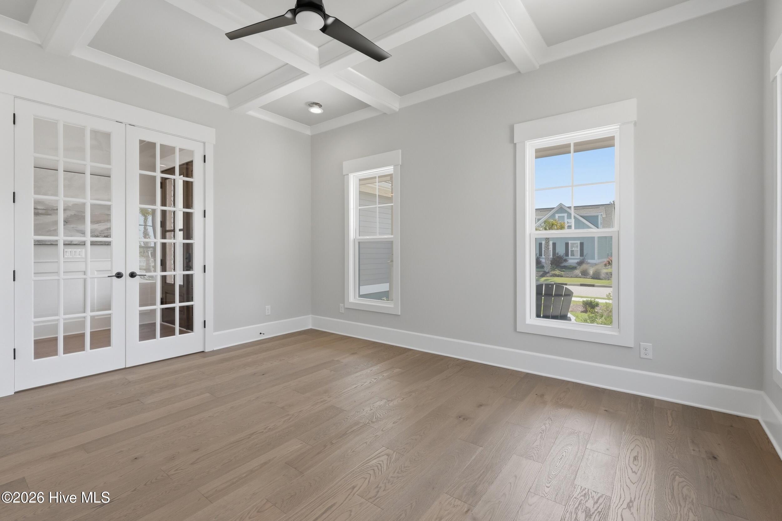 100567785 | Photo 13