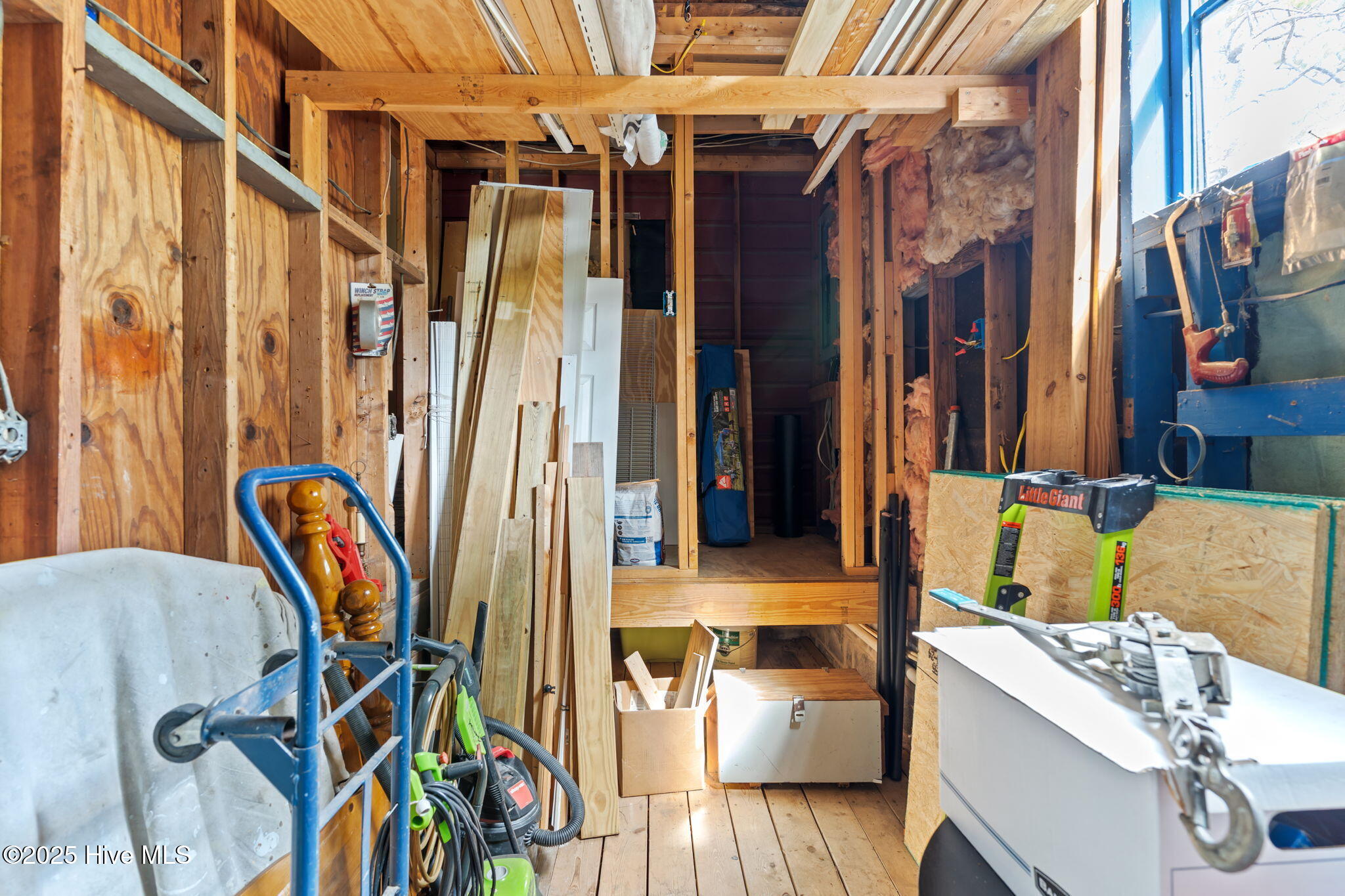 100536302 | Photo 45