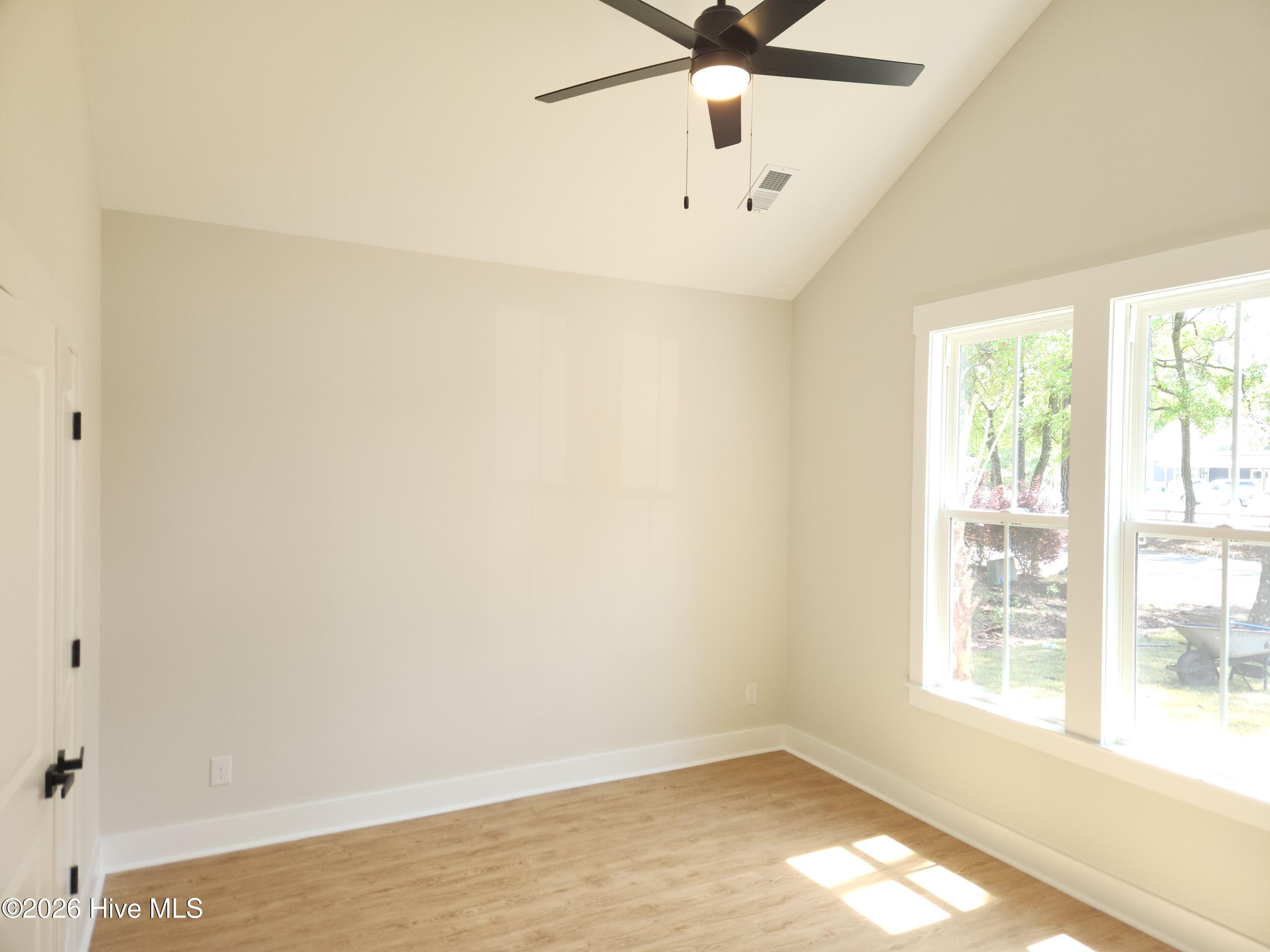 100567730 | Photo 20