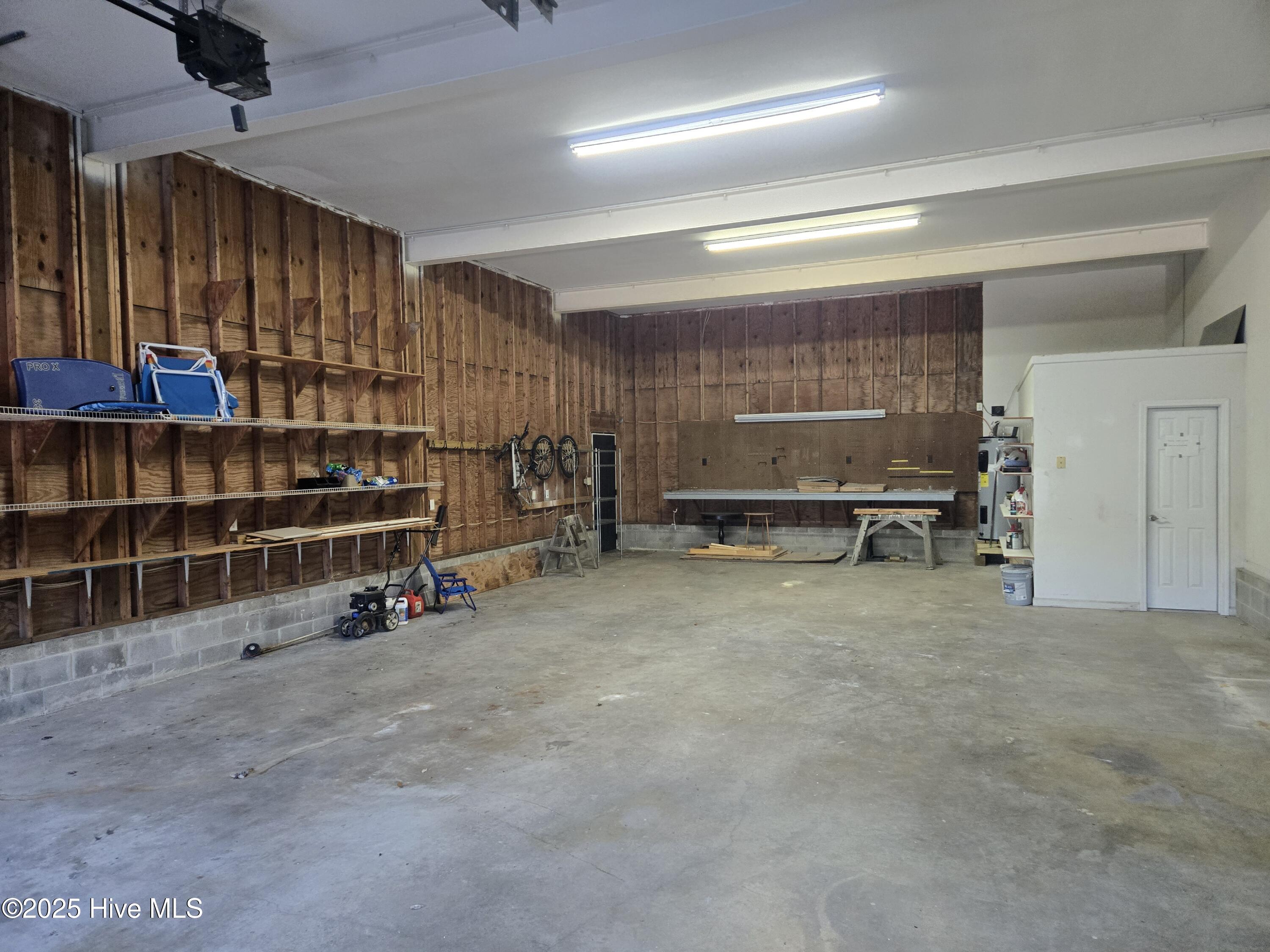 100542844 | Photo 15