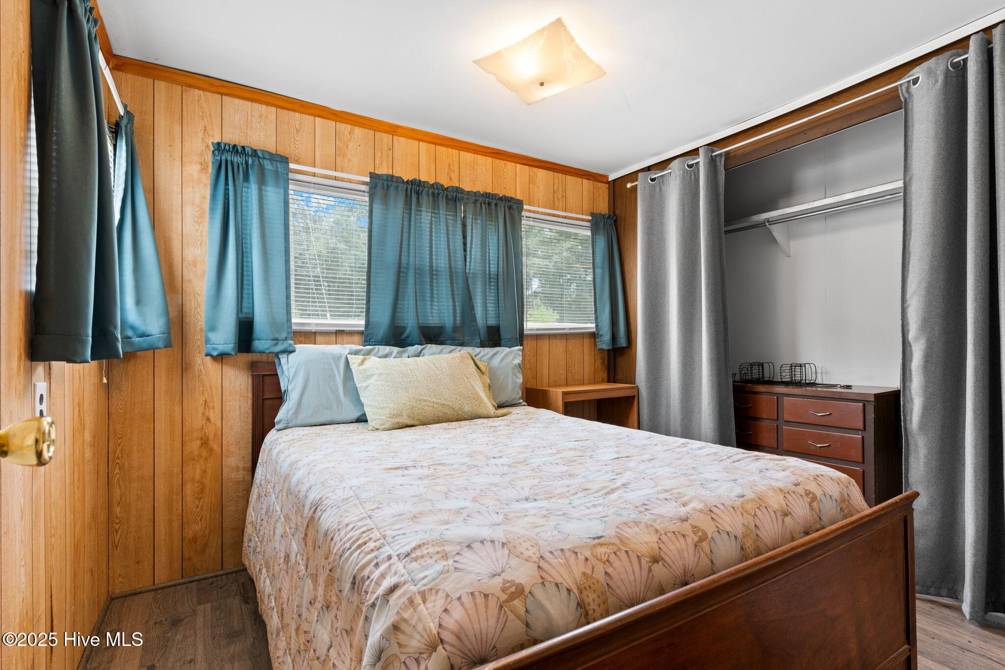 100521854 | Photo 22