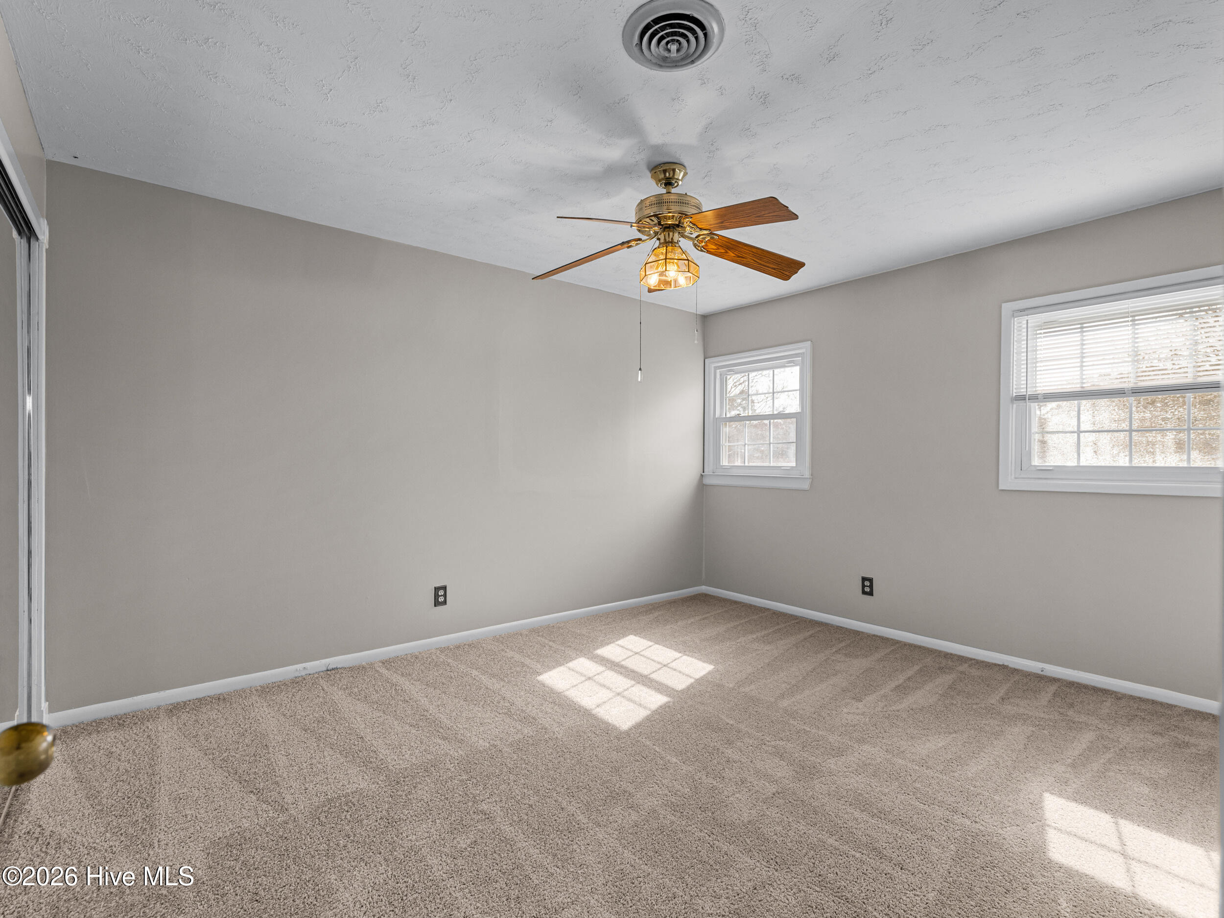 100552872 | Photo 30