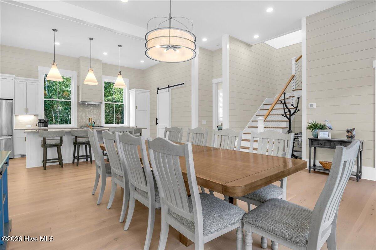 100563677 | Photo 20