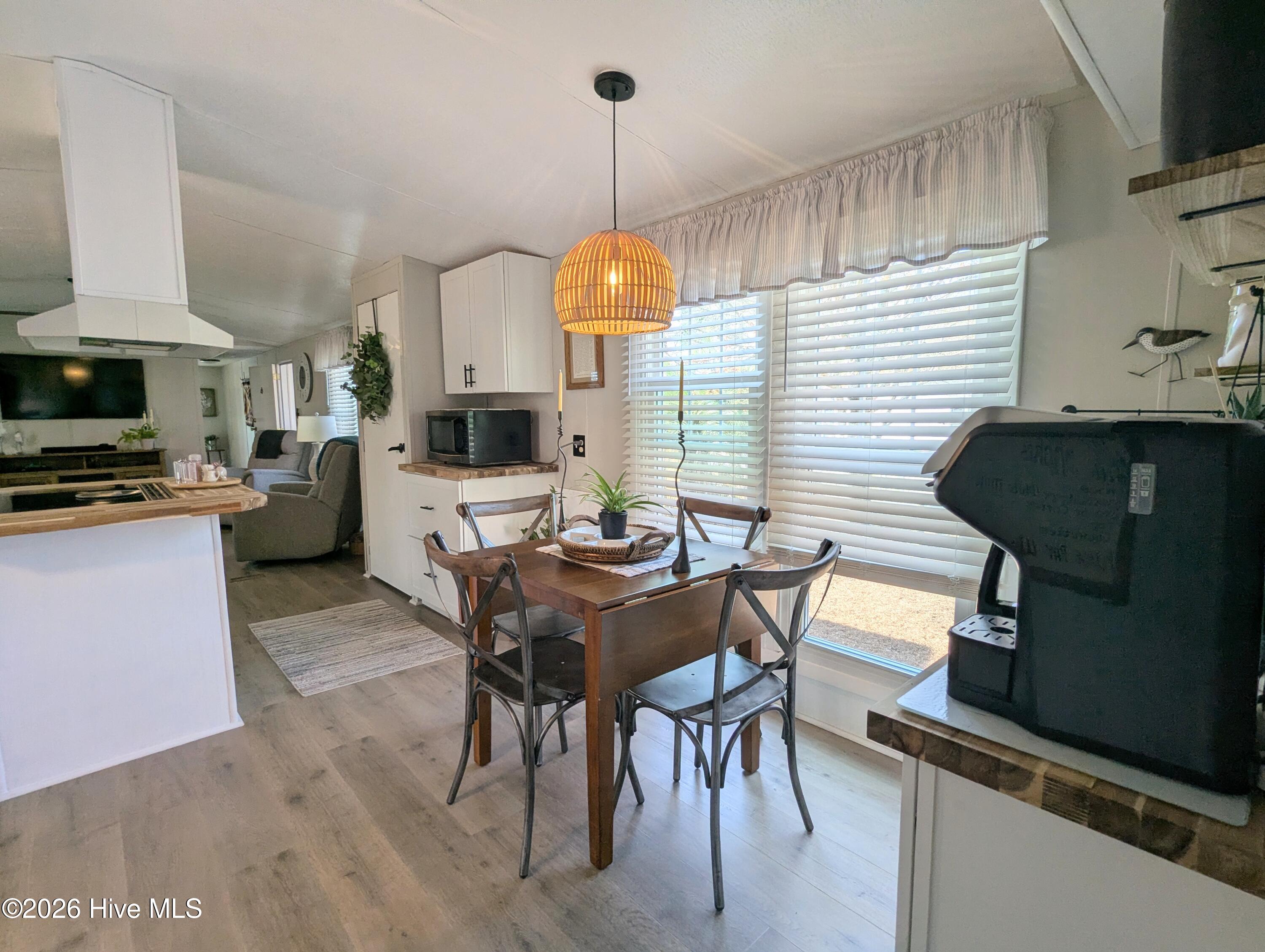 100548489 | Photo 14